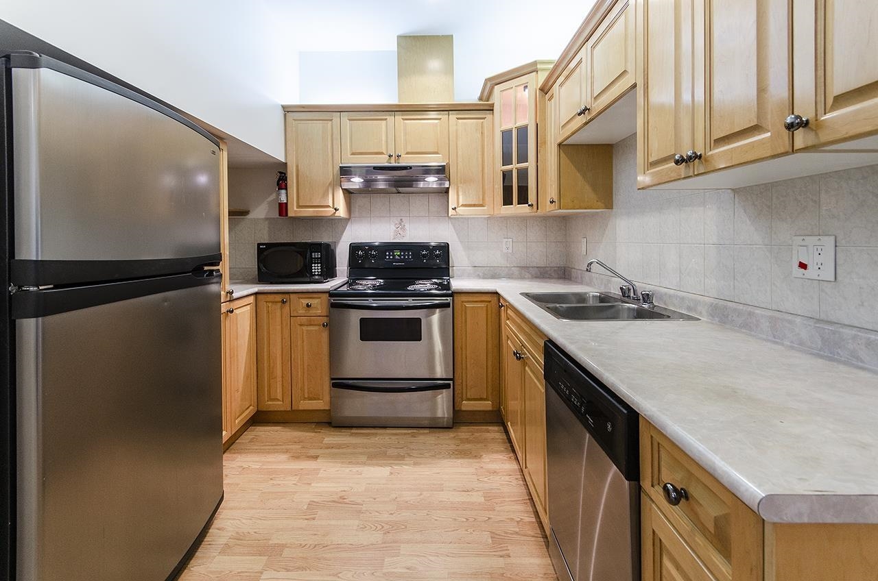 Listing image of 522 E 4TH STREET
