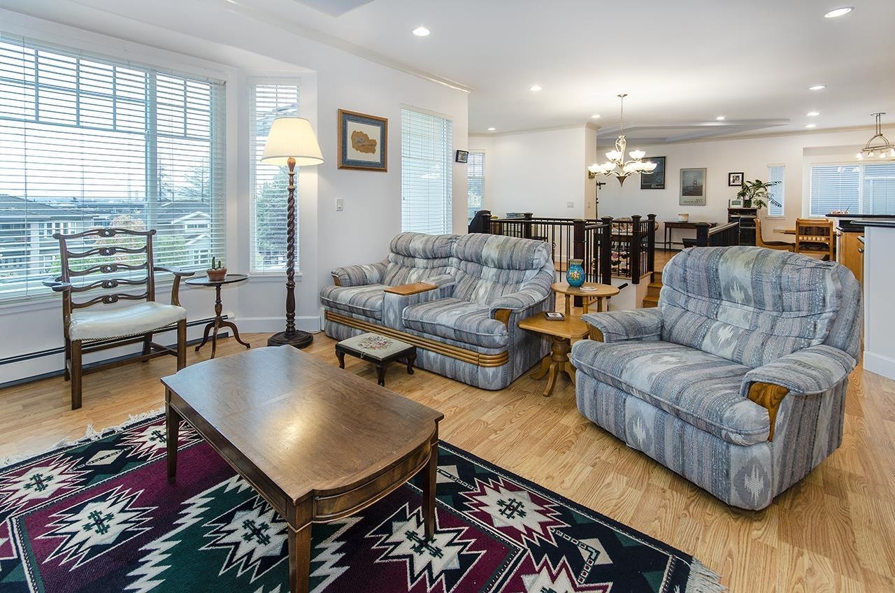 Listing image of 522 E 4TH STREET