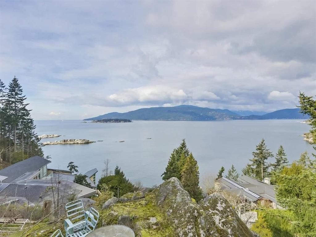 Listing image of 5122 MARINE DRIVE