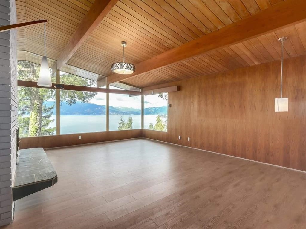 Listing image of 5122 MARINE DRIVE