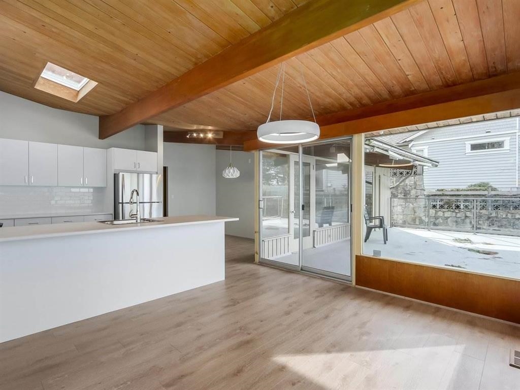 Listing image of 5122 MARINE DRIVE