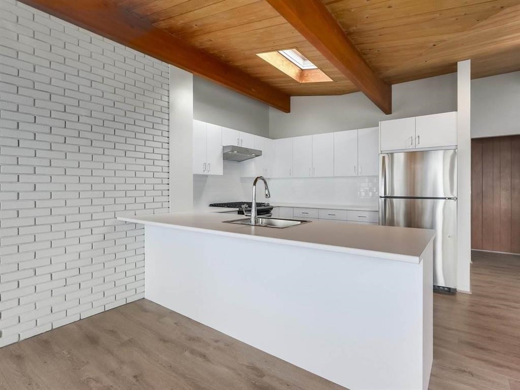 Listing image of 5122 MARINE DRIVE