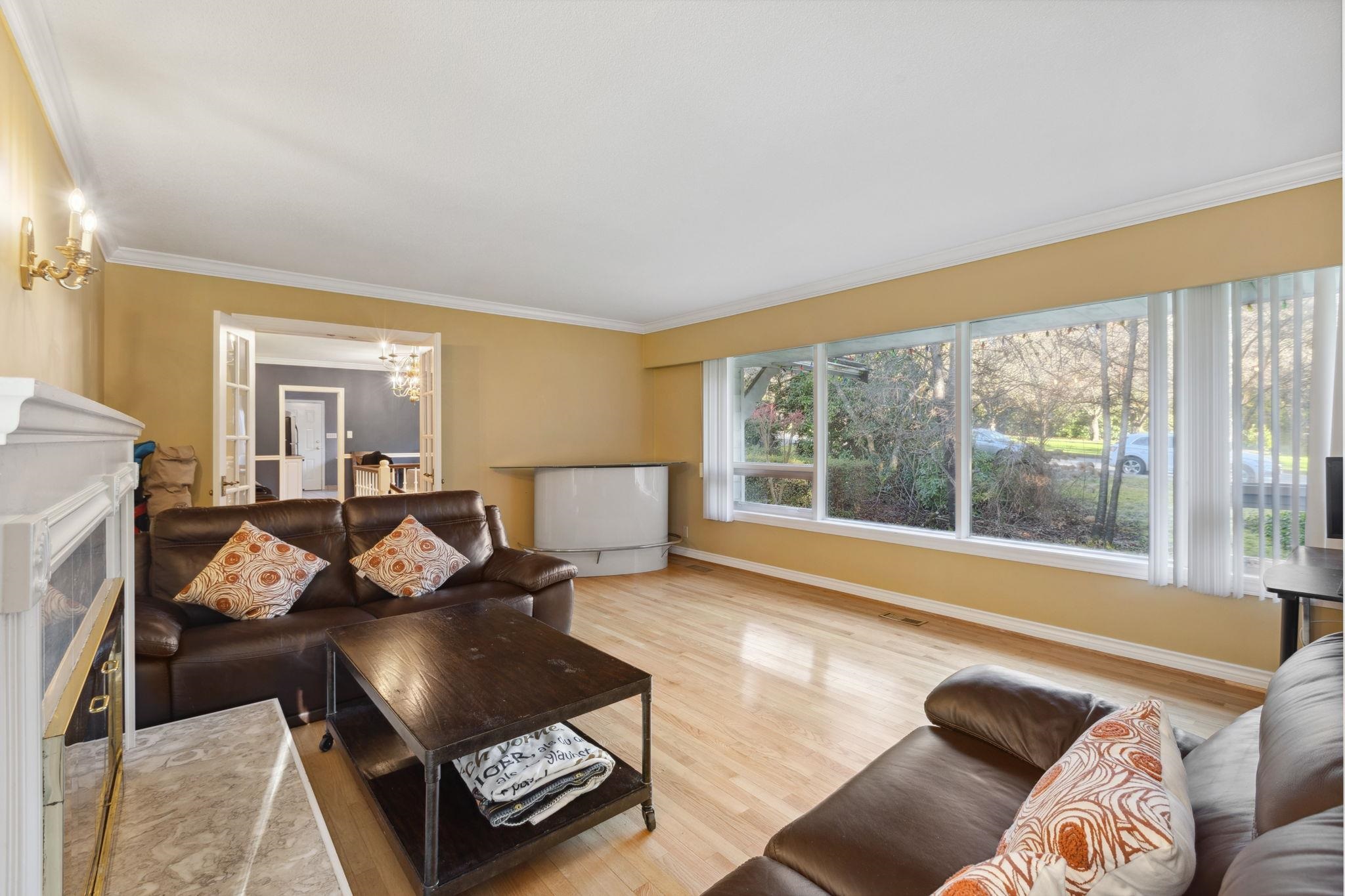 Listing image of 1645 TAYLOR WAY