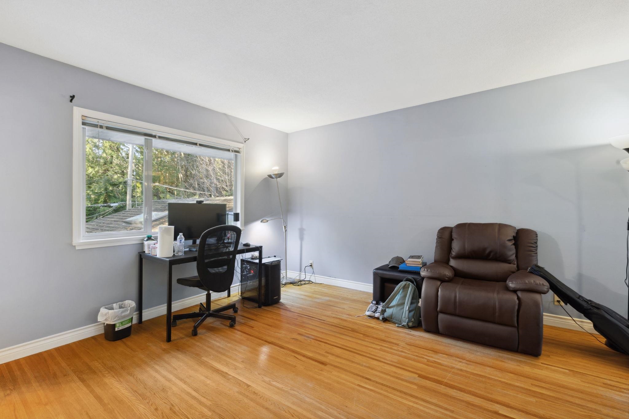 Listing image of 1645 TAYLOR WAY
