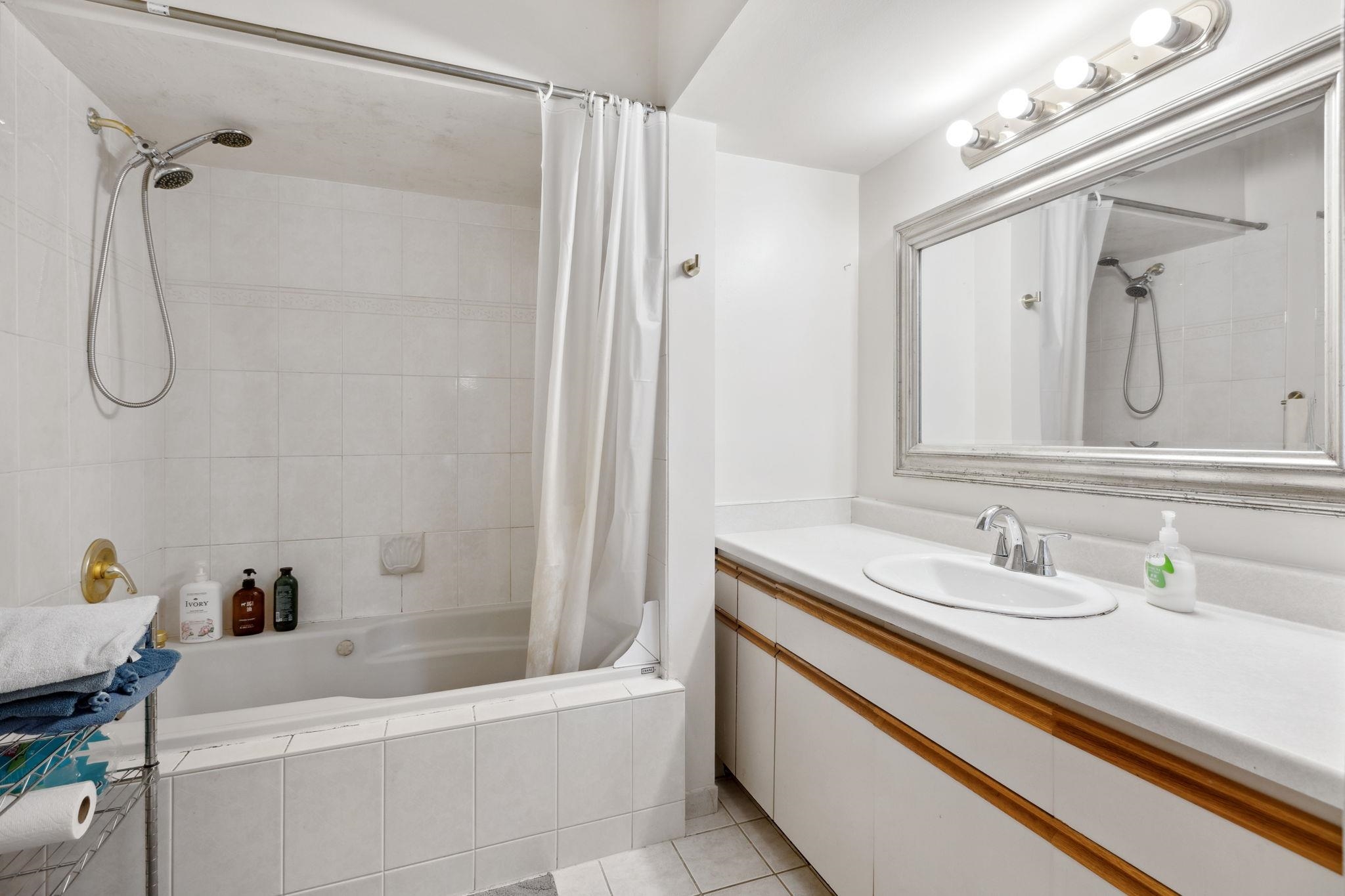 Listing image of 1645 TAYLOR WAY