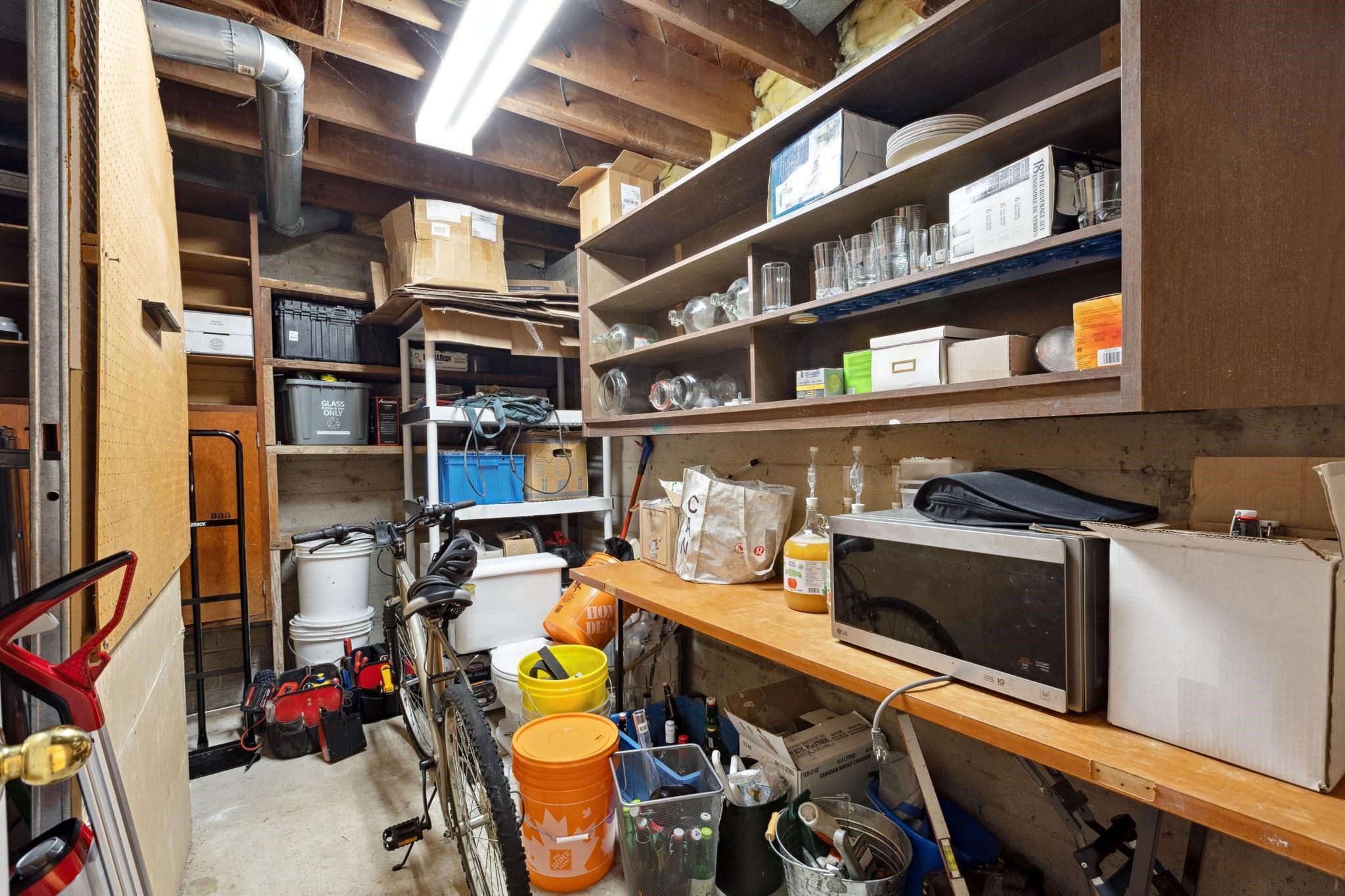 Listing image of 1645 TAYLOR WAY