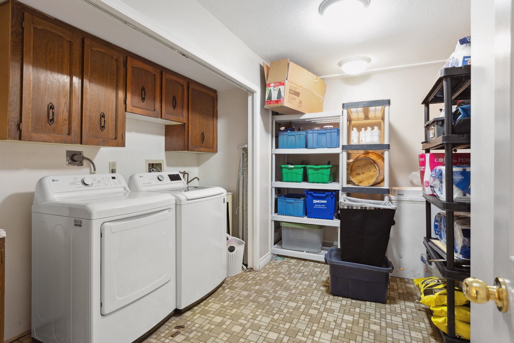Listing image of 1645 TAYLOR WAY