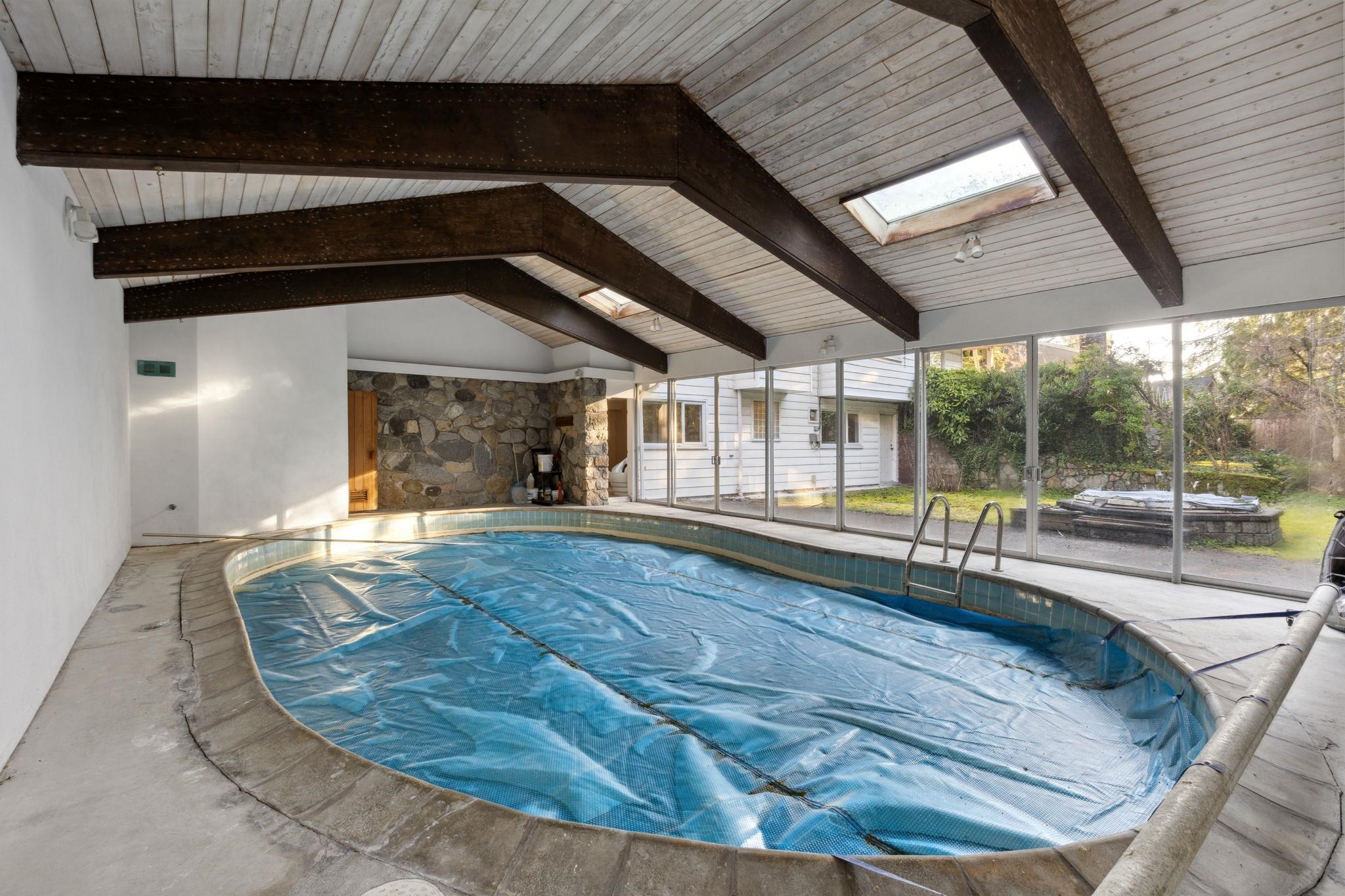 Listing image of 1645 TAYLOR WAY