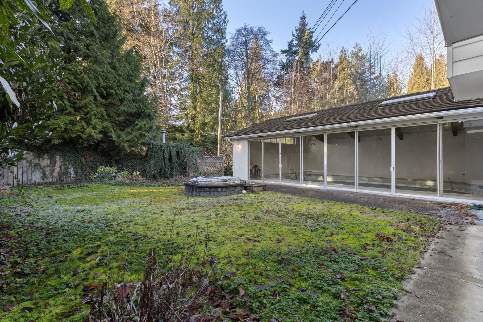 Listing image of 1645 TAYLOR WAY