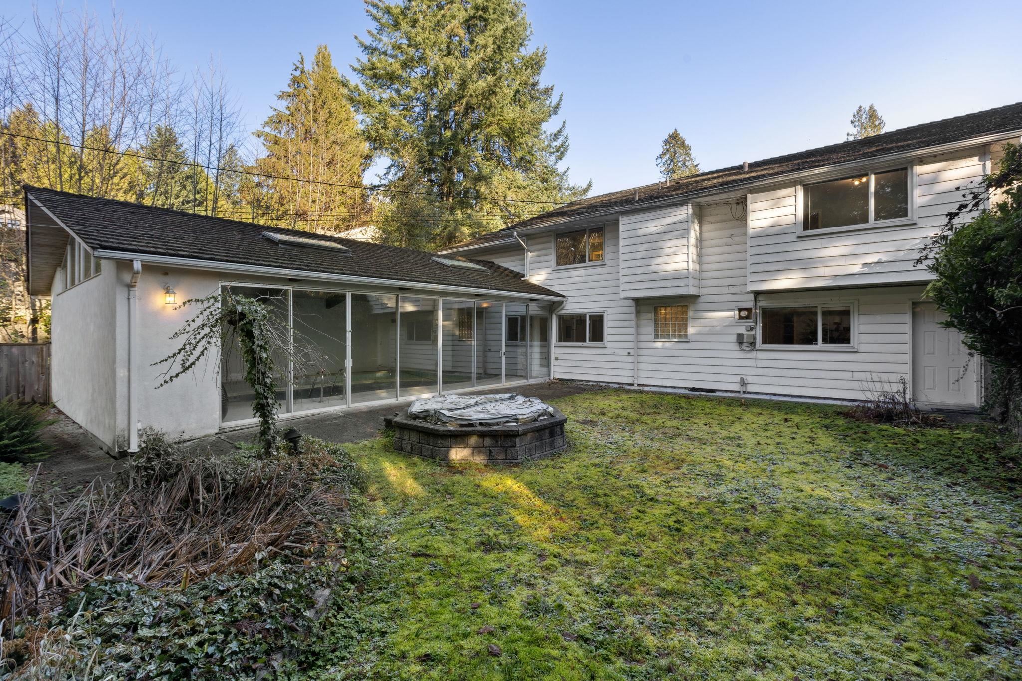 Listing image of 1645 TAYLOR WAY