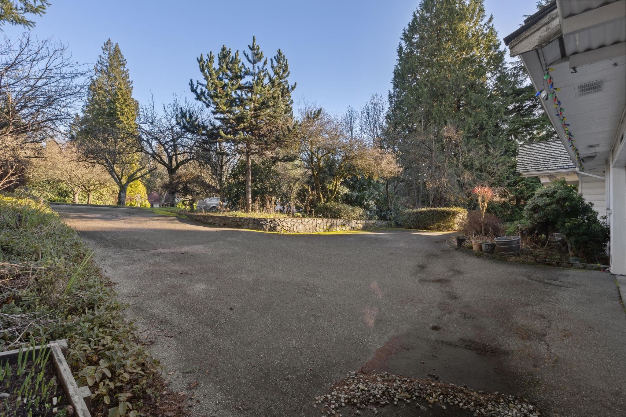 Listing image of 1645 TAYLOR WAY