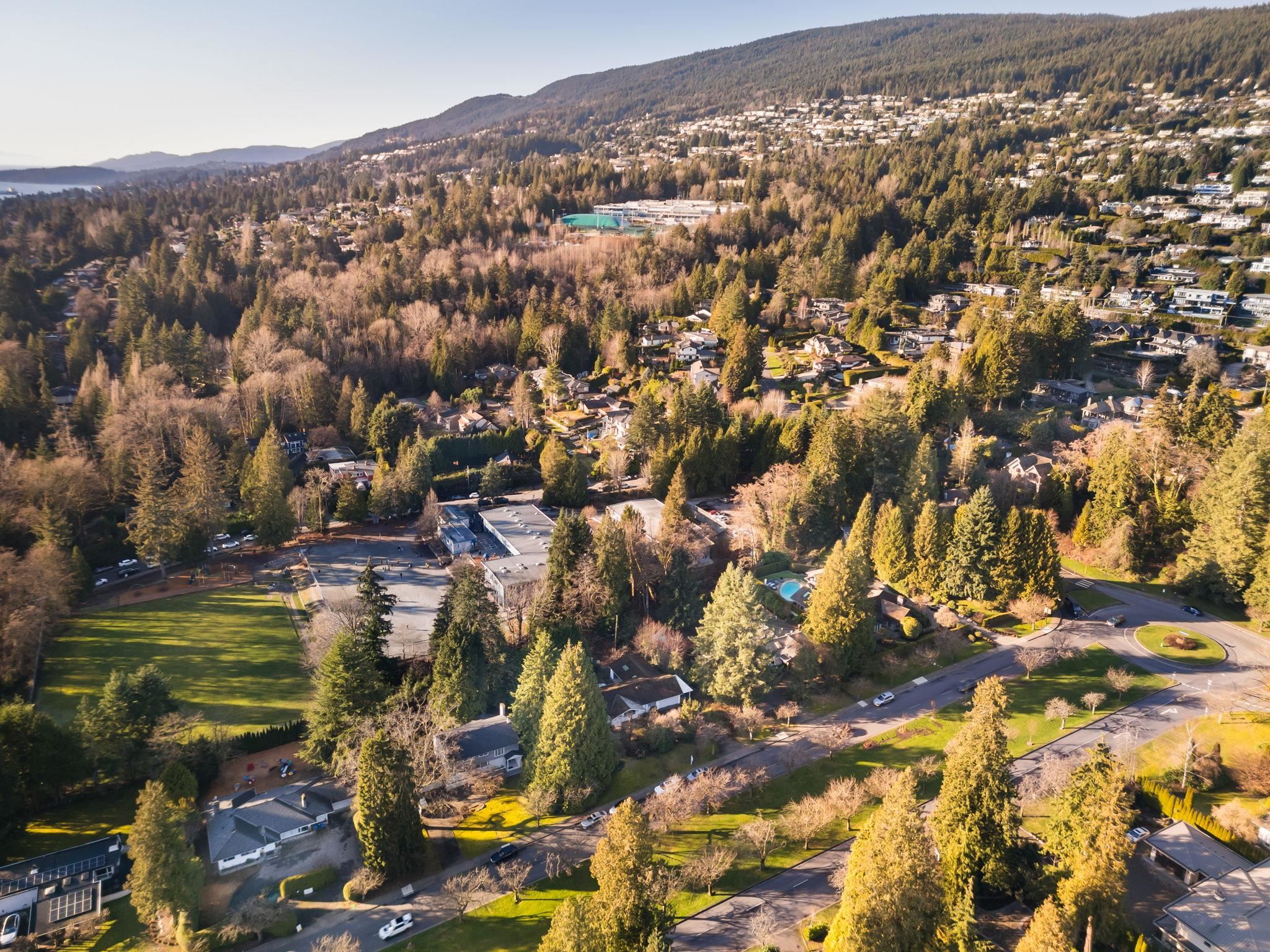Listing image of 1645 TAYLOR WAY