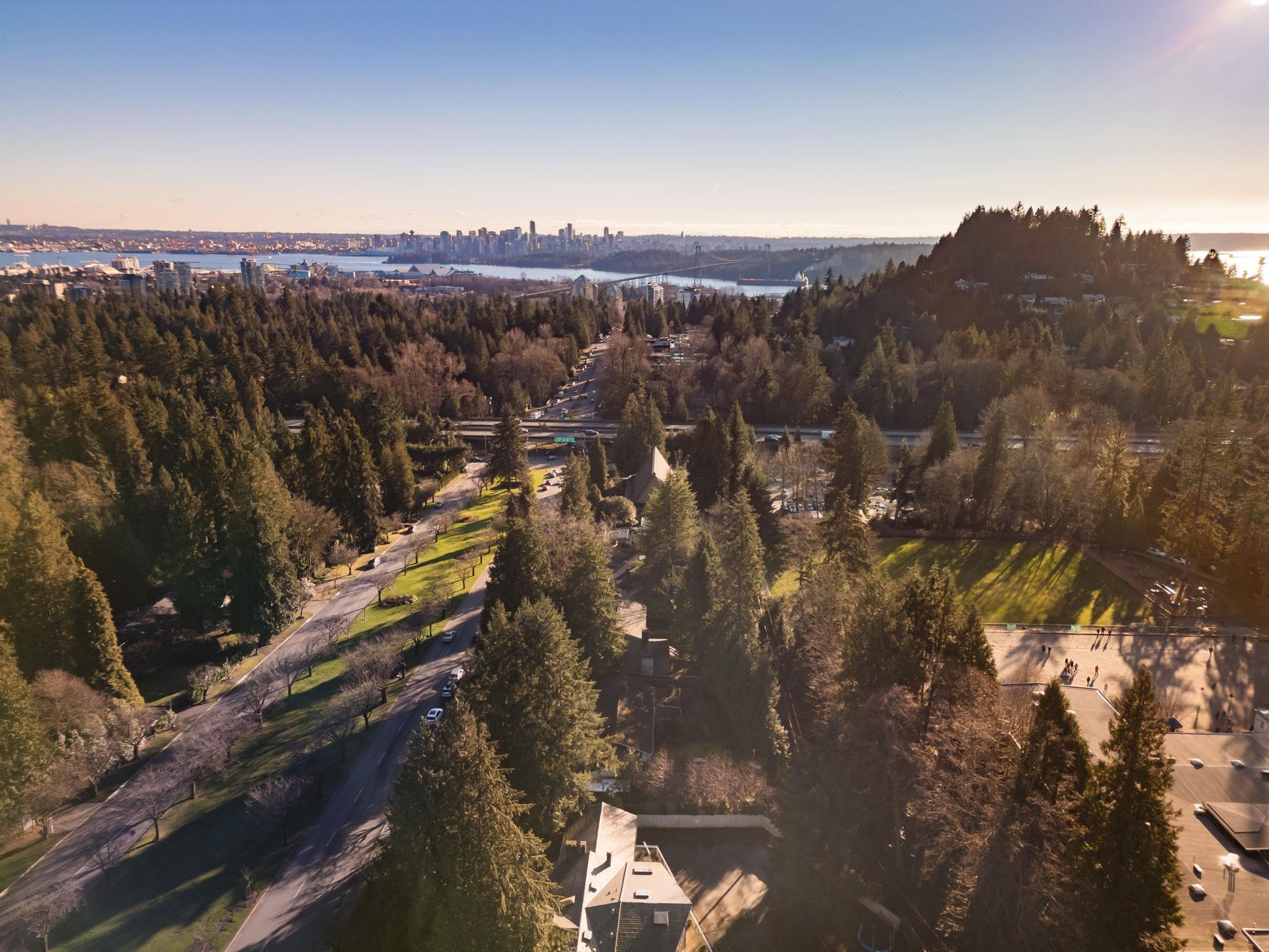 Listing image of 1645 TAYLOR WAY