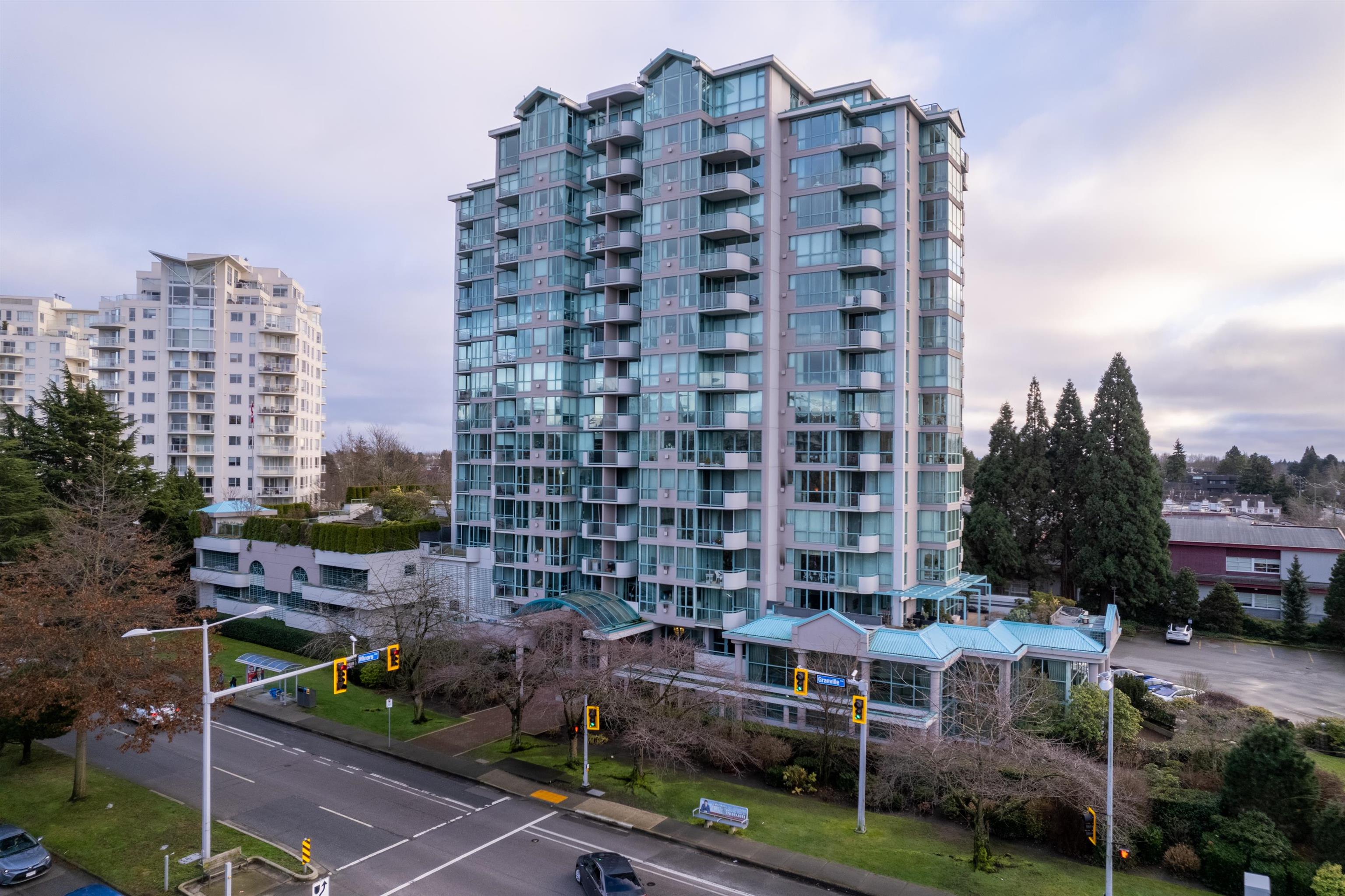 Brighouse South Apartment/Condo for sale:  2 bedroom 1,243 sq.ft. (Listed 2025-01-08)