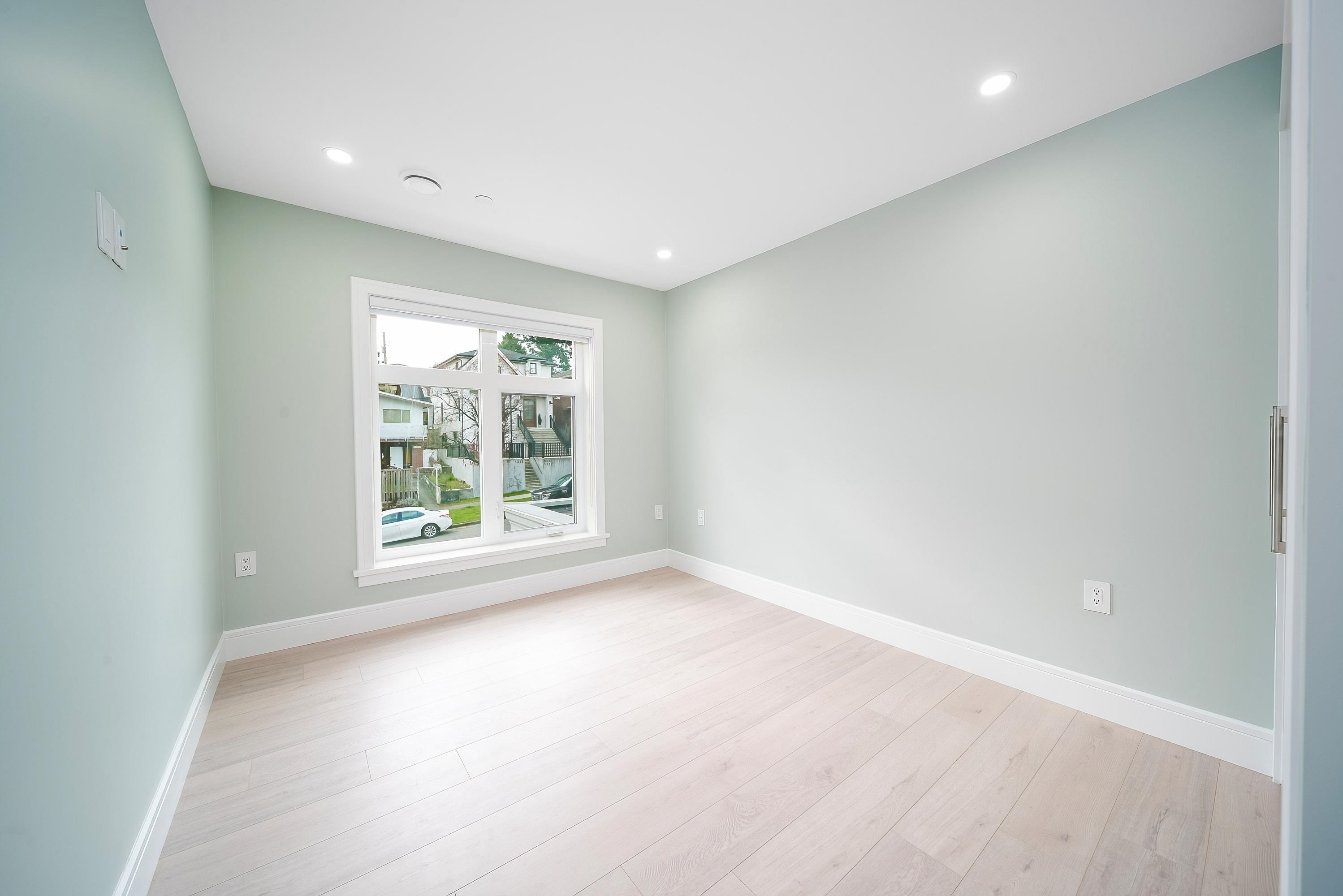 Listing image of 5352 LANARK STREET