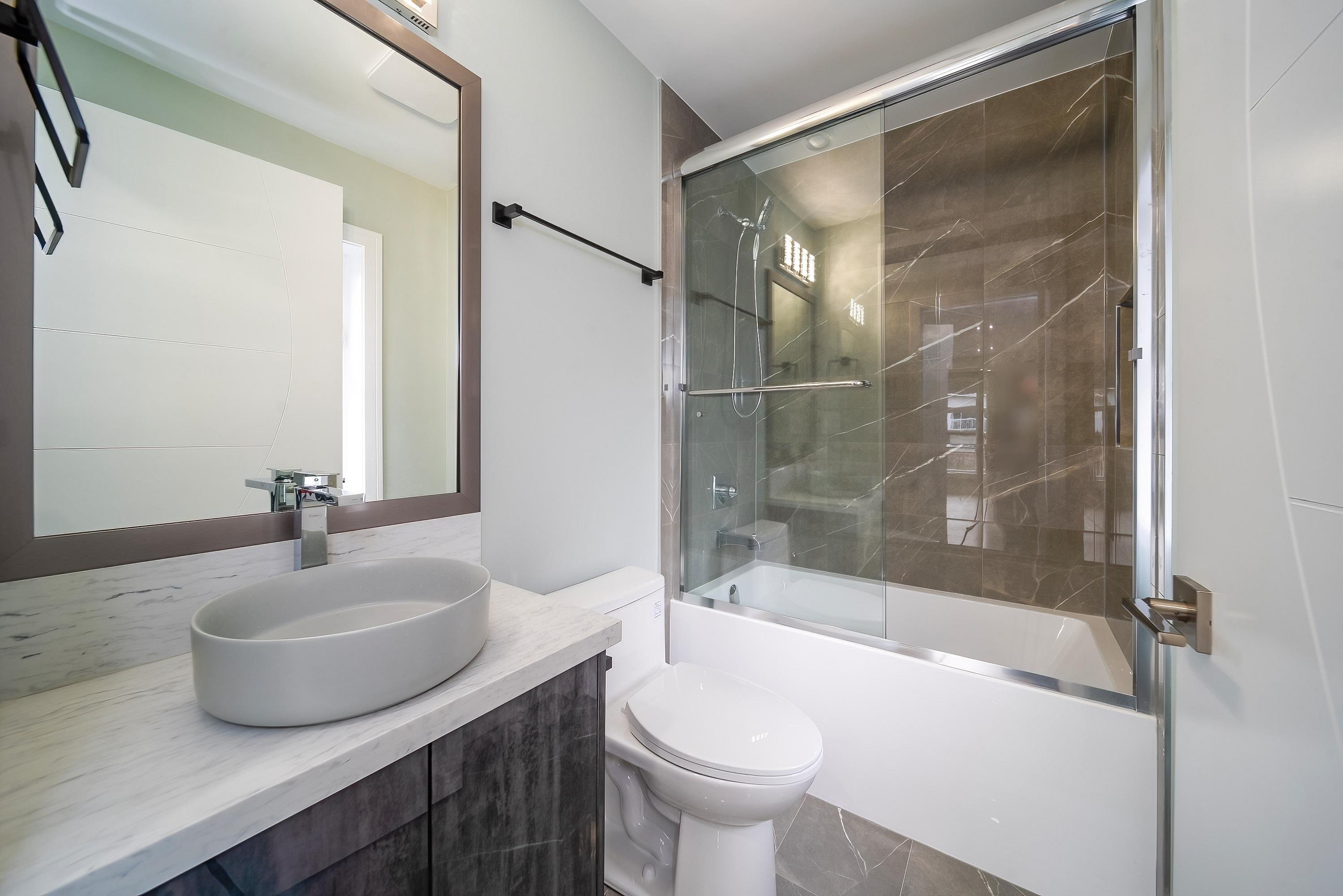 Listing image of 5352 LANARK STREET