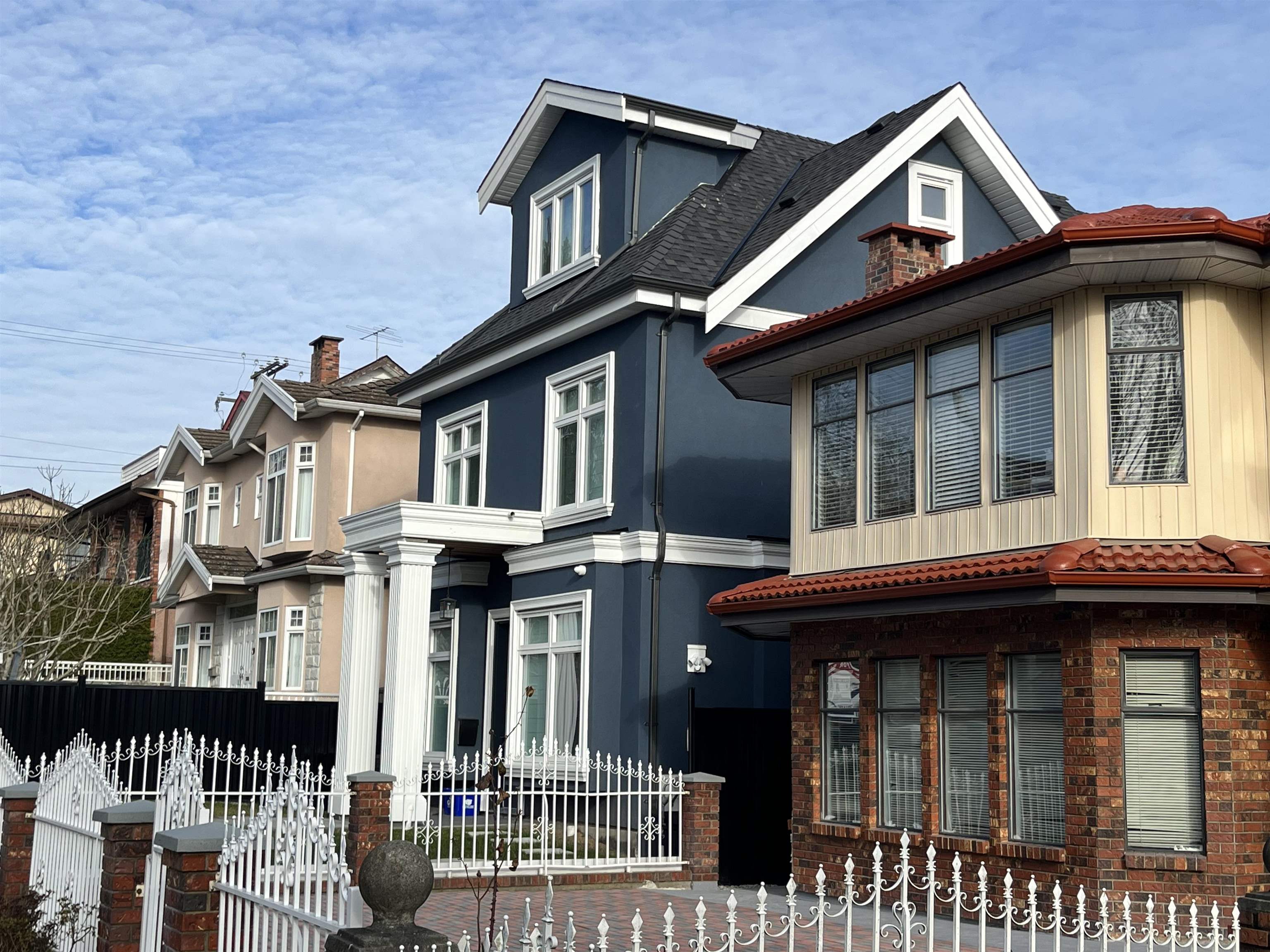 Listing image of 5352 LANARK STREET