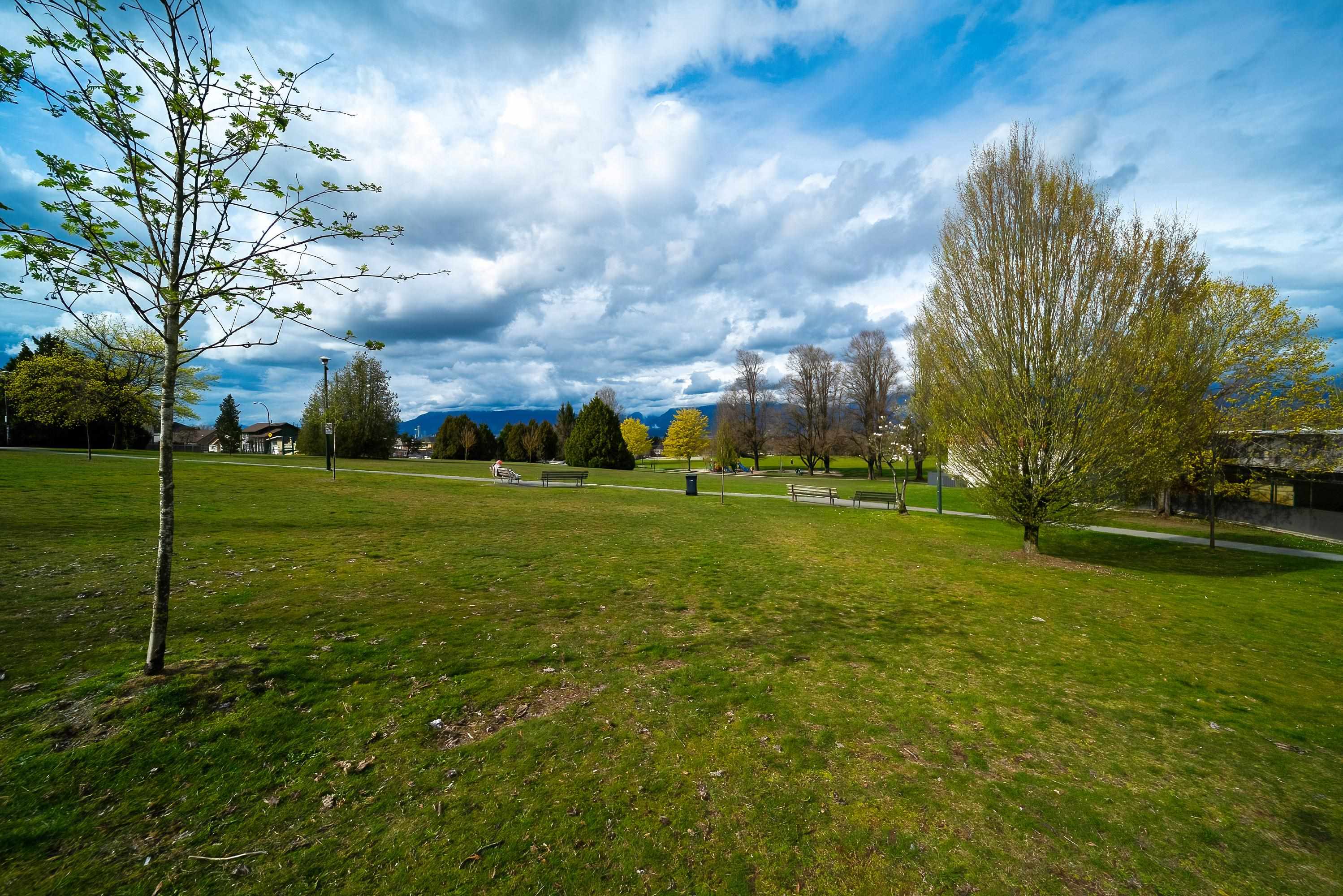 Listing image of 5352 LANARK STREET
