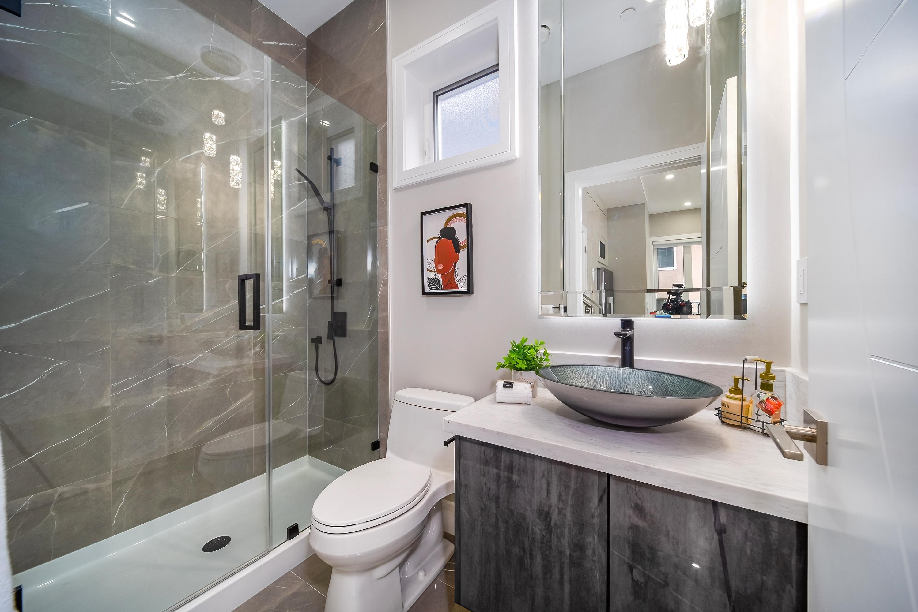 Listing image of 5352 LANARK STREET
