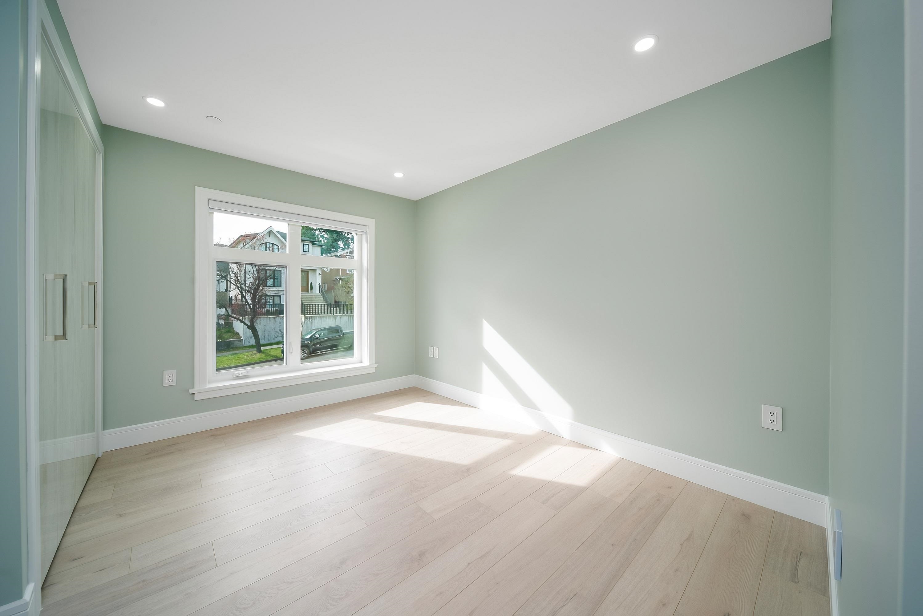 Listing image of 5352 LANARK STREET