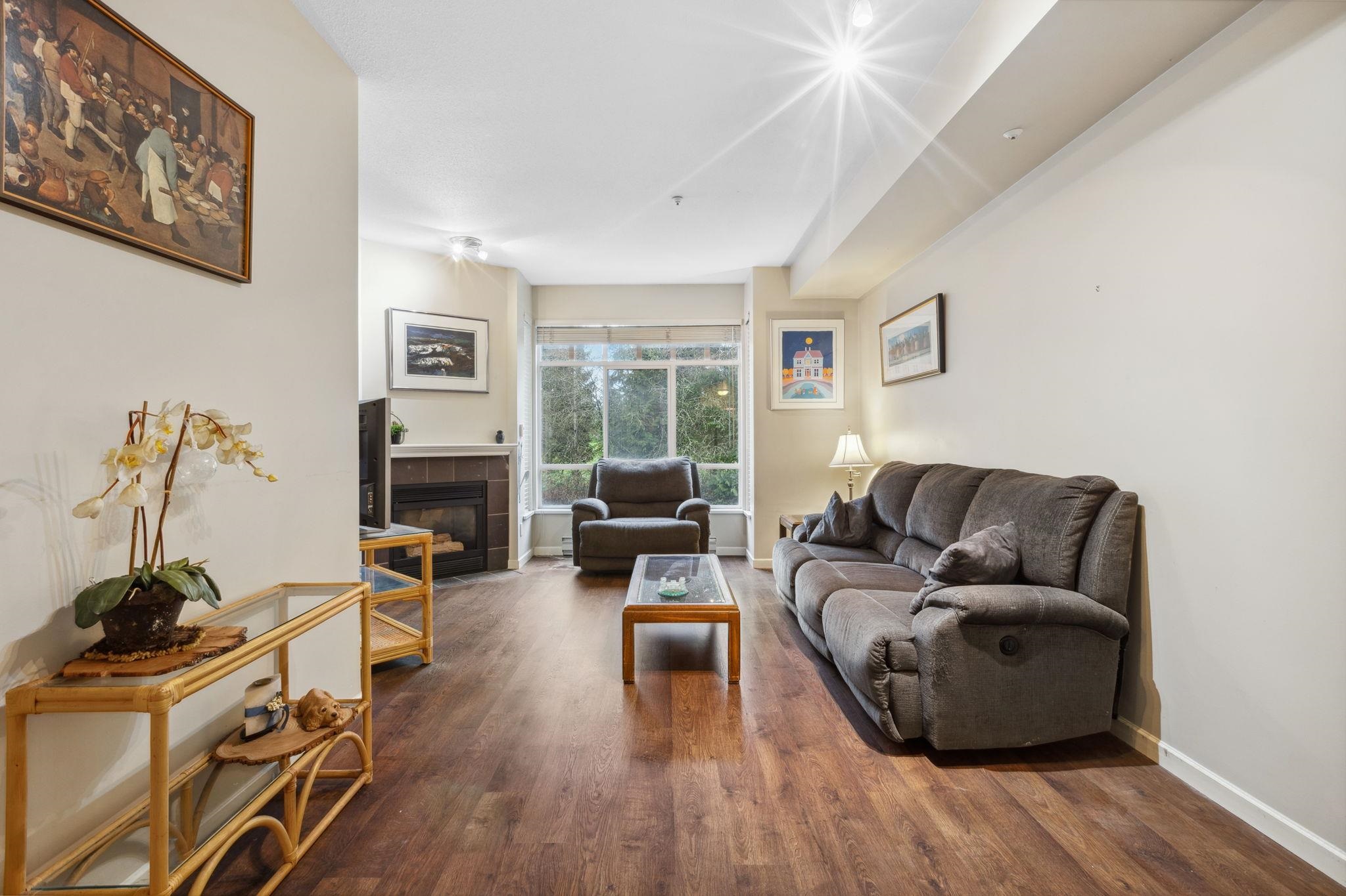 Listing image of 201 630 ROCHE POINT DRIVE