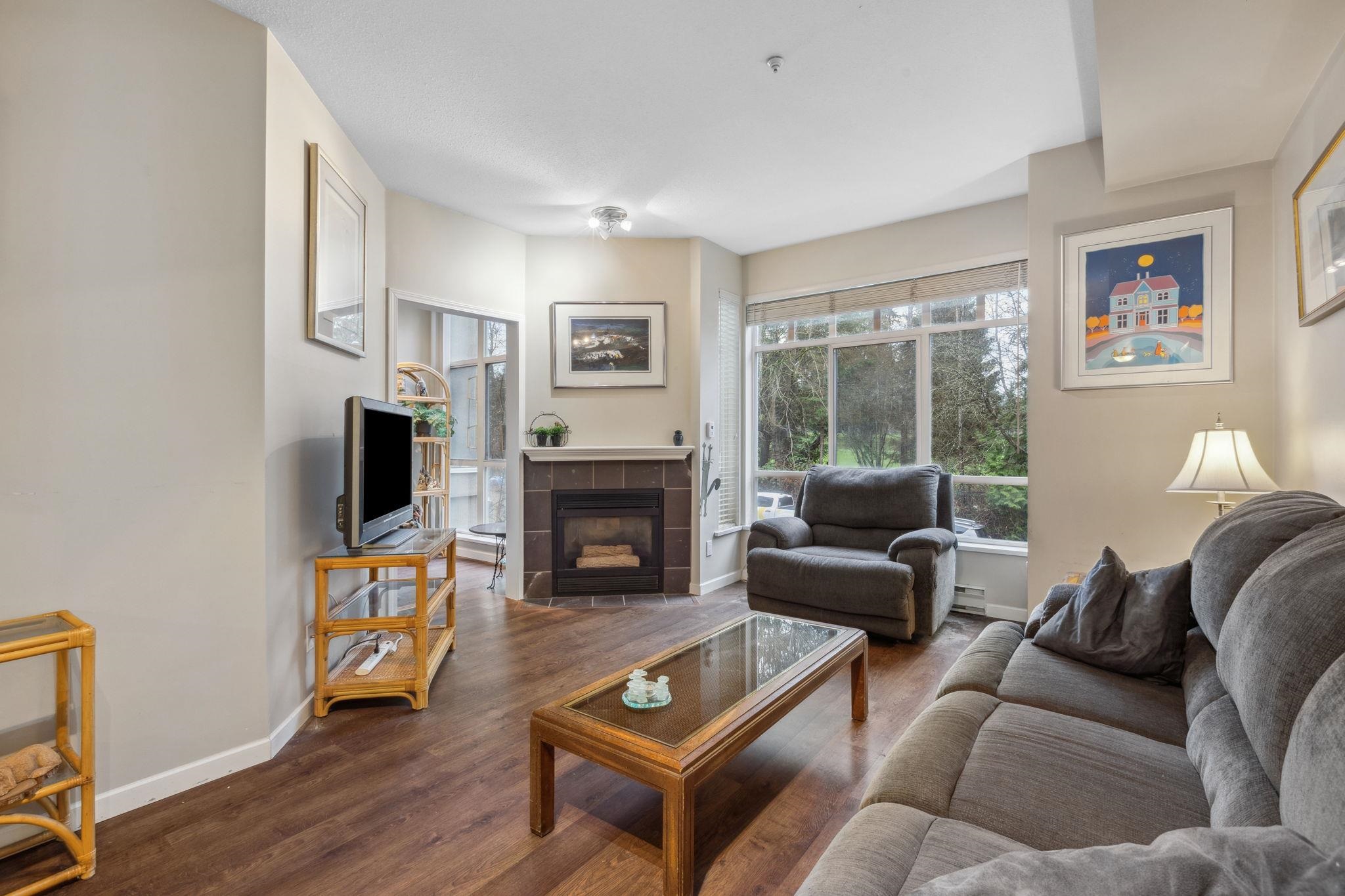 Listing image of 201 630 ROCHE POINT DRIVE