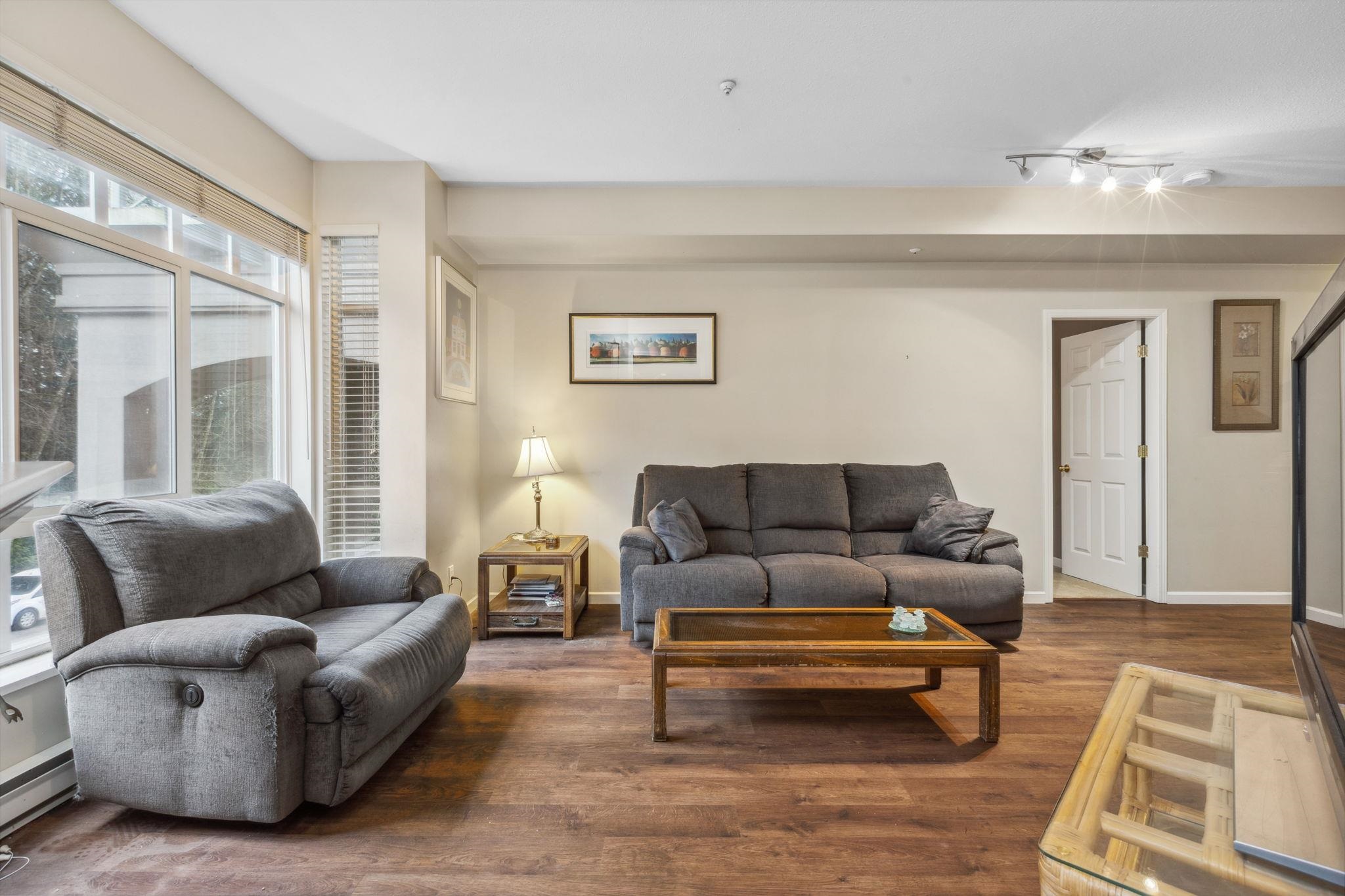 Listing image of 201 630 ROCHE POINT DRIVE