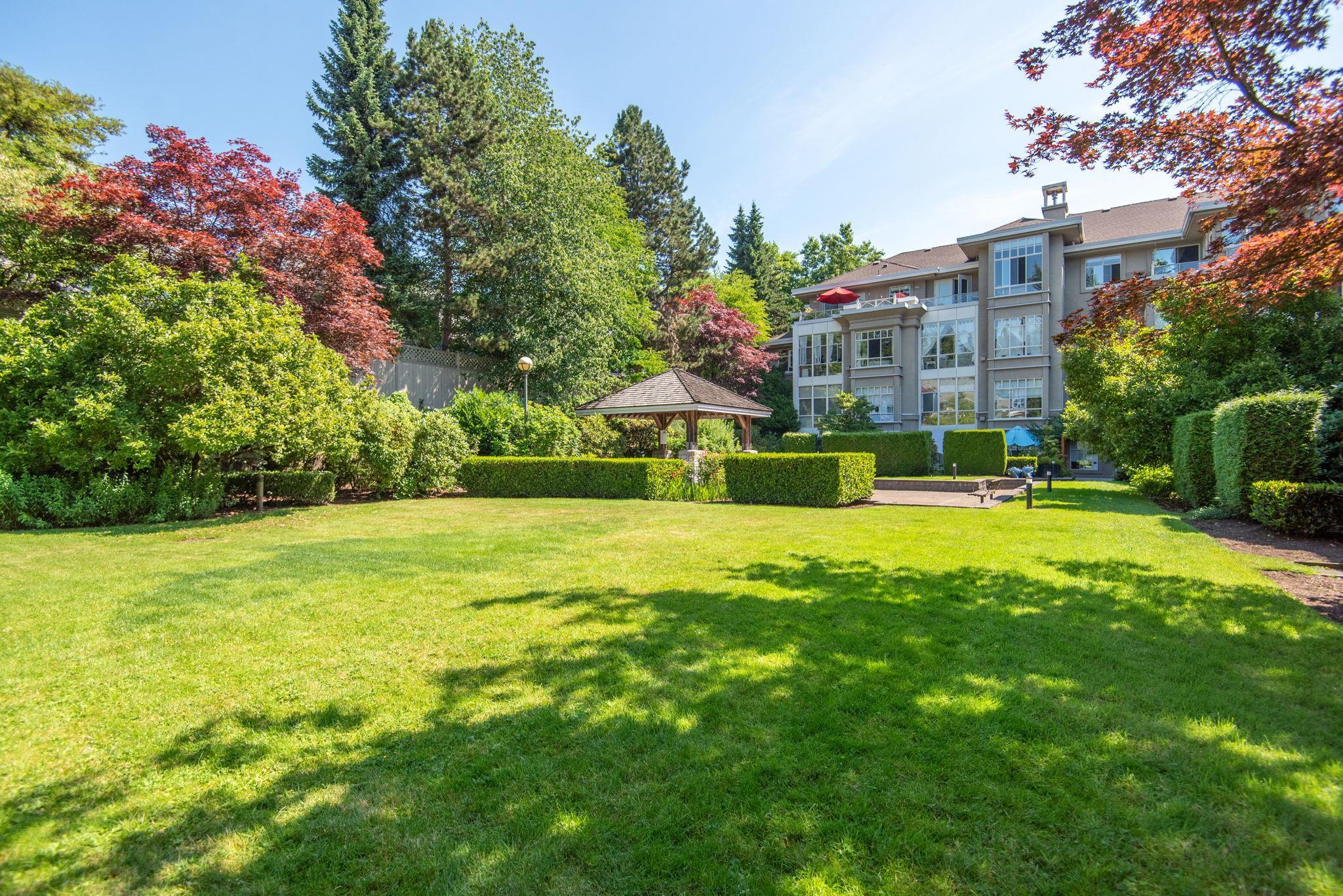 Listing image of 201 630 ROCHE POINT DRIVE