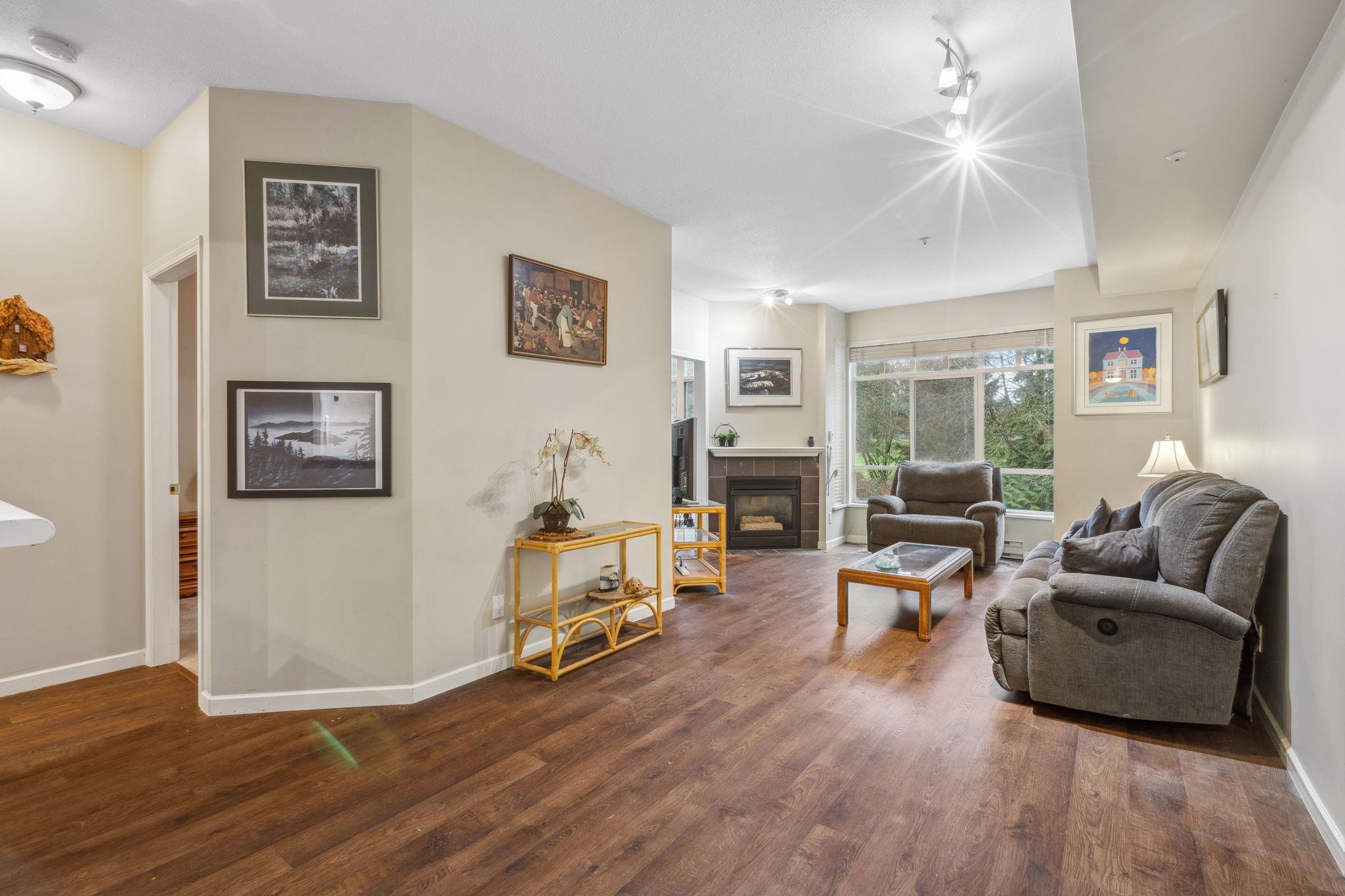 Listing image of 201 630 ROCHE POINT DRIVE
