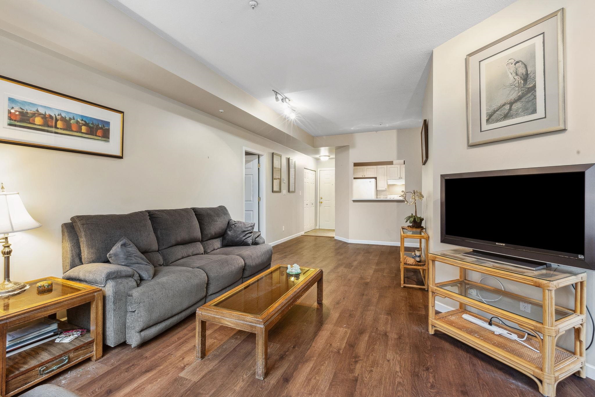 Listing image of 201 630 ROCHE POINT DRIVE