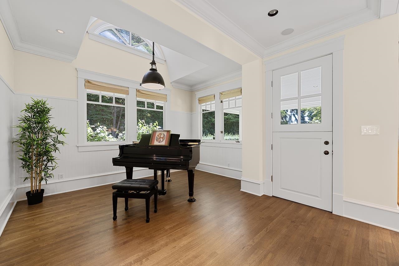 Listing image of 2991 ROSEBERY AVENUE