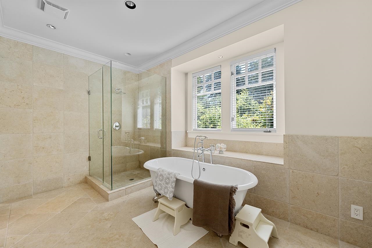 Listing image of 2991 ROSEBERY AVENUE