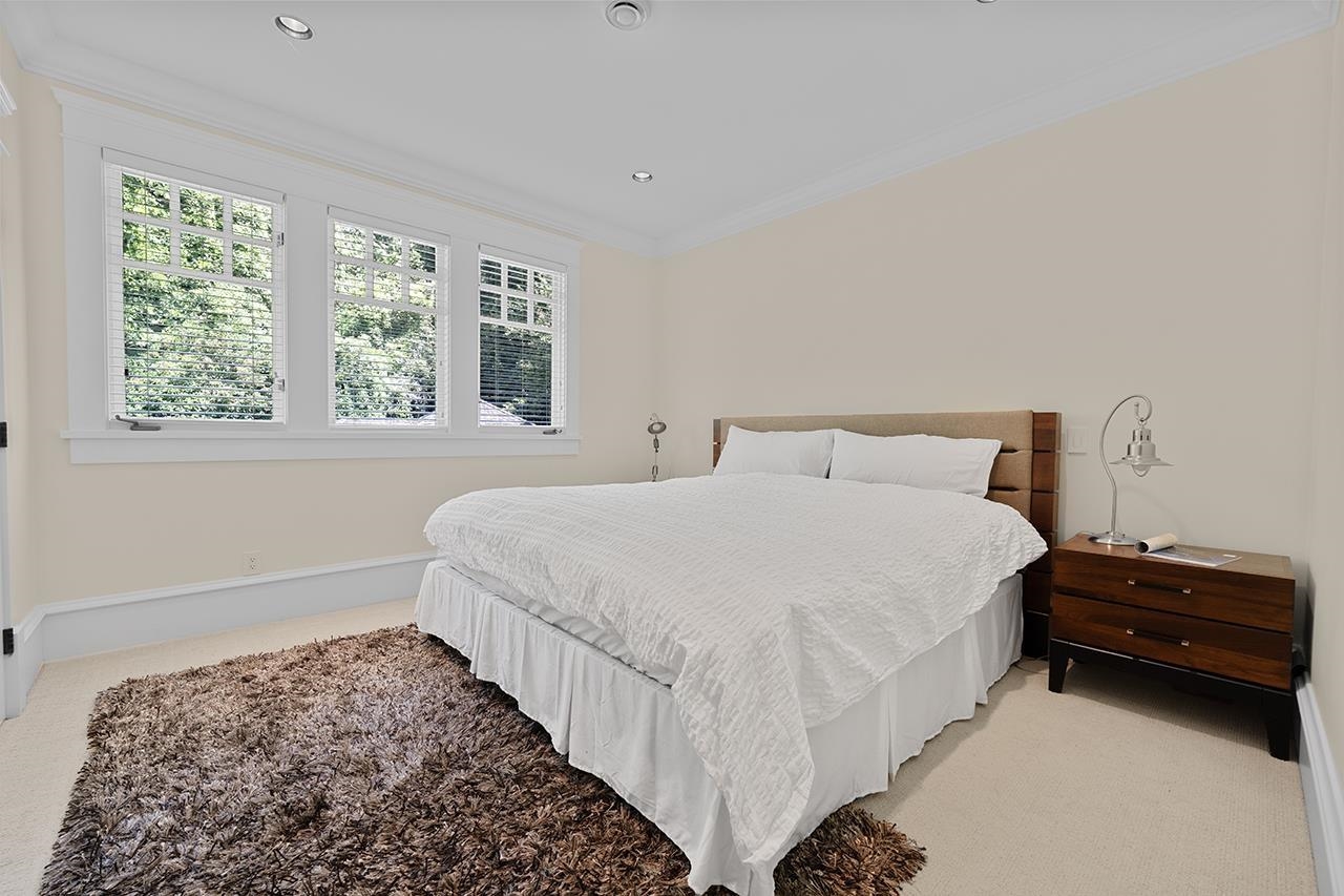 Listing image of 2991 ROSEBERY AVENUE