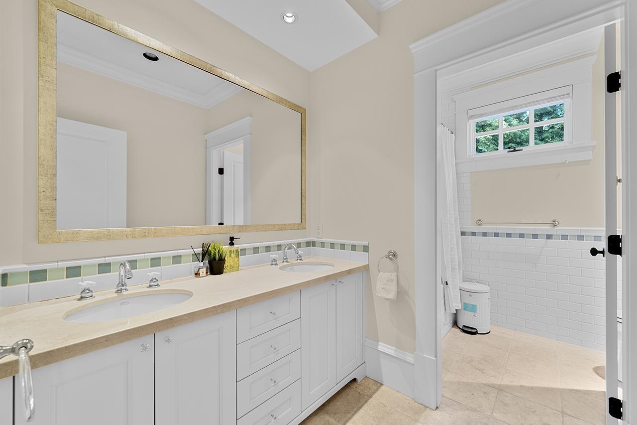 Listing image of 2991 ROSEBERY AVENUE