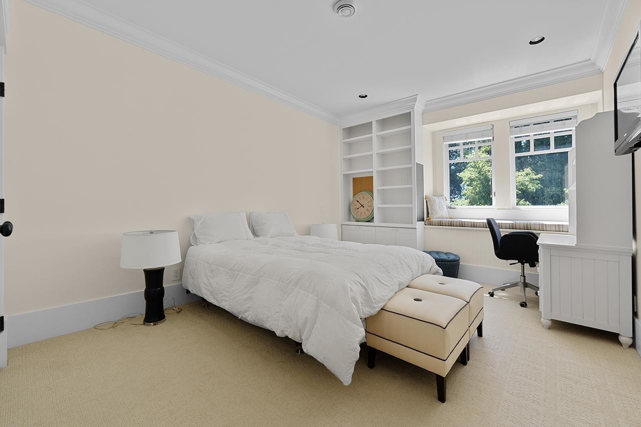 Listing image of 2991 ROSEBERY AVENUE