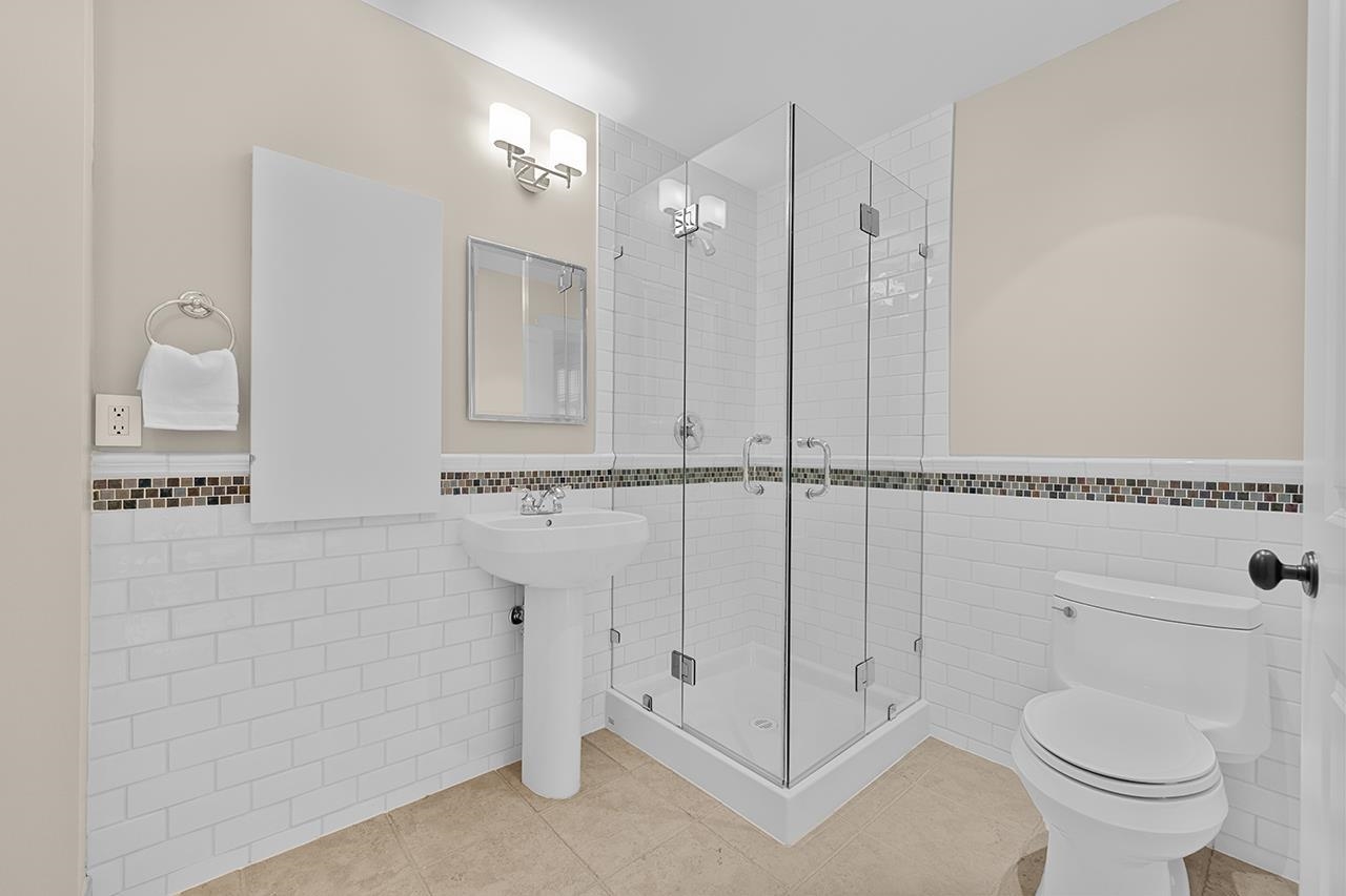 Listing image of 2991 ROSEBERY AVENUE