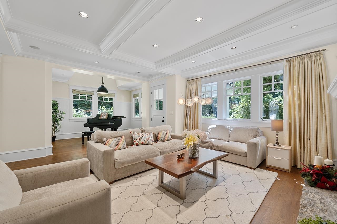 Listing image of 2991 ROSEBERY AVENUE