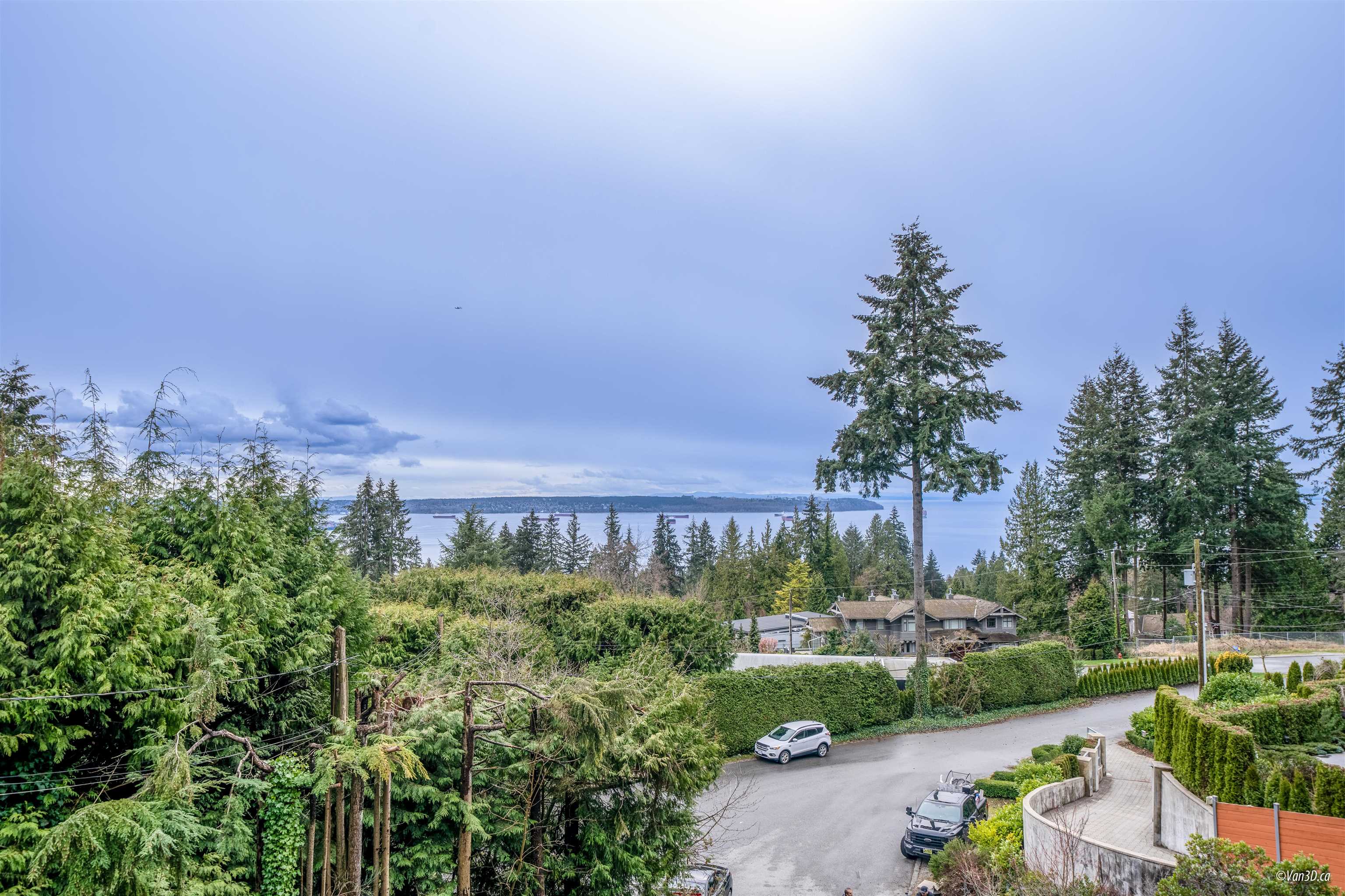 Listing image of 2939 ALTAMONT PLACE