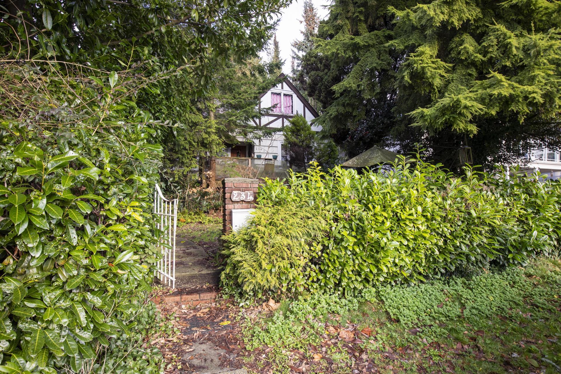 Listing image of 234 E 24TH STREET