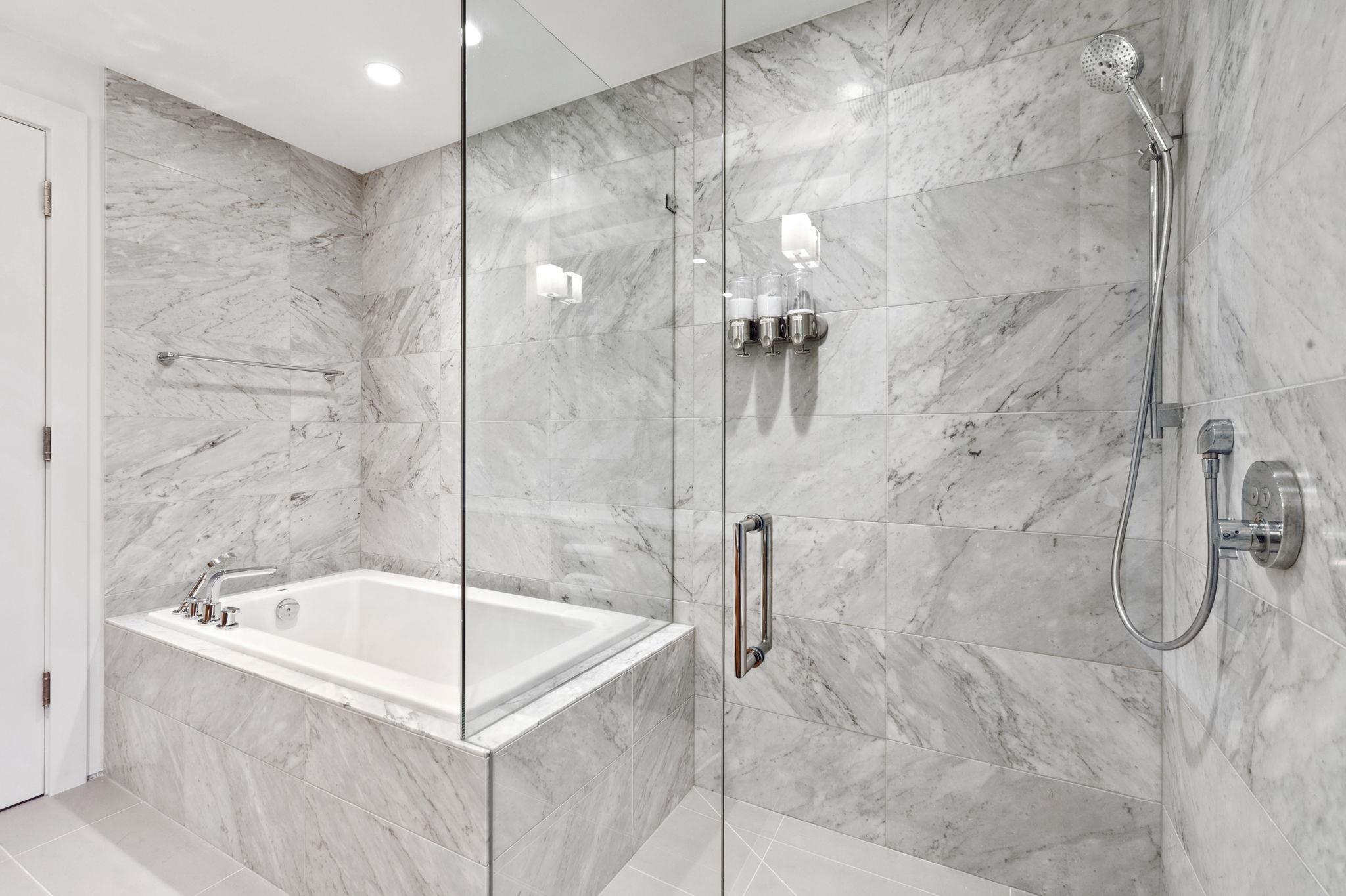 Listing image of 4 3730 EDGEMONT BOULEVARD