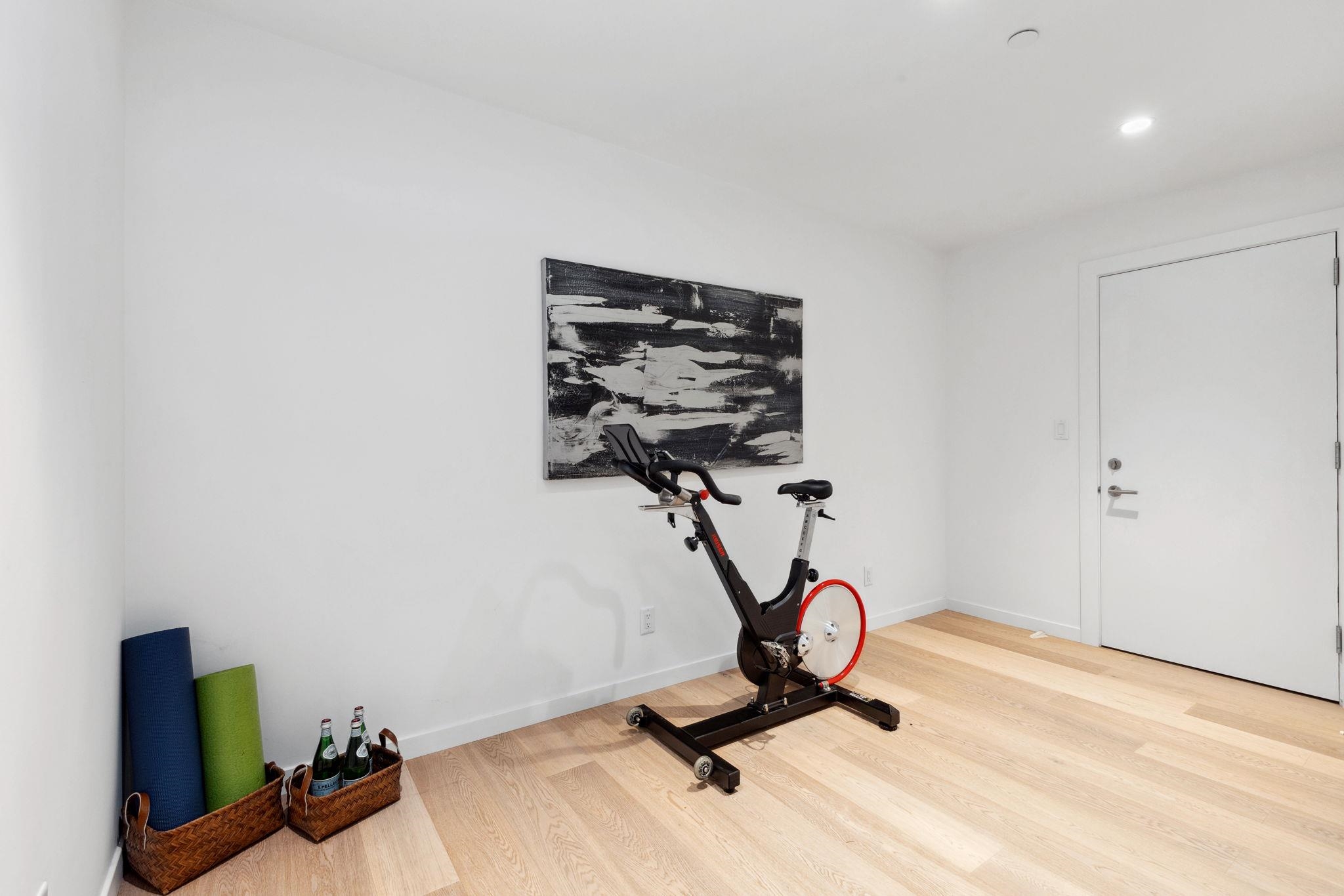 Listing image of 4 3730 EDGEMONT BOULEVARD