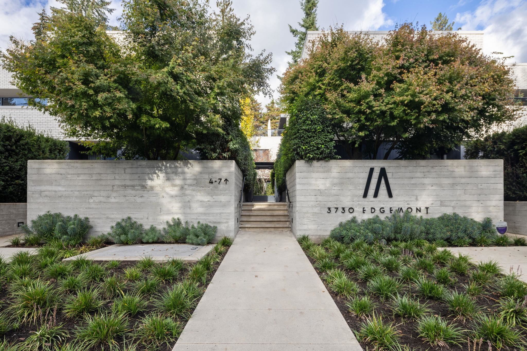 Listing image of 4 3730 EDGEMONT BOULEVARD
