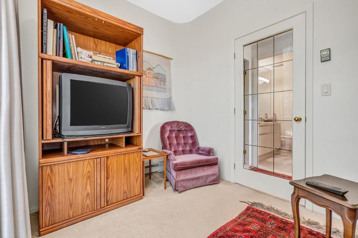 Listing image of 201 570 18TH STREET