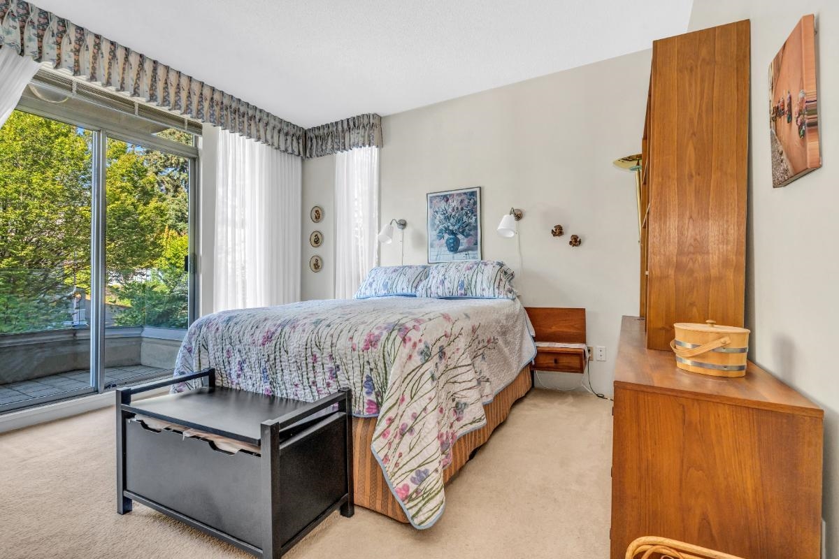 Listing image of 201 570 18TH STREET