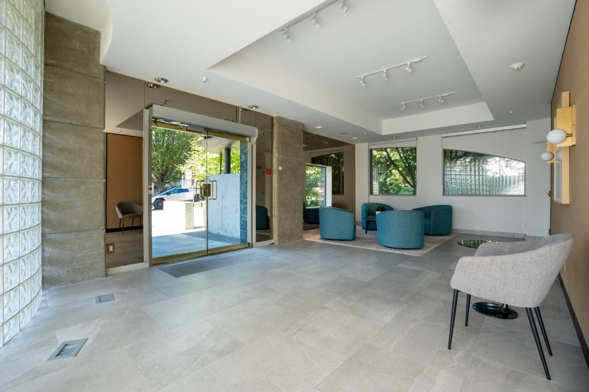 Listing image of 201 570 18TH STREET