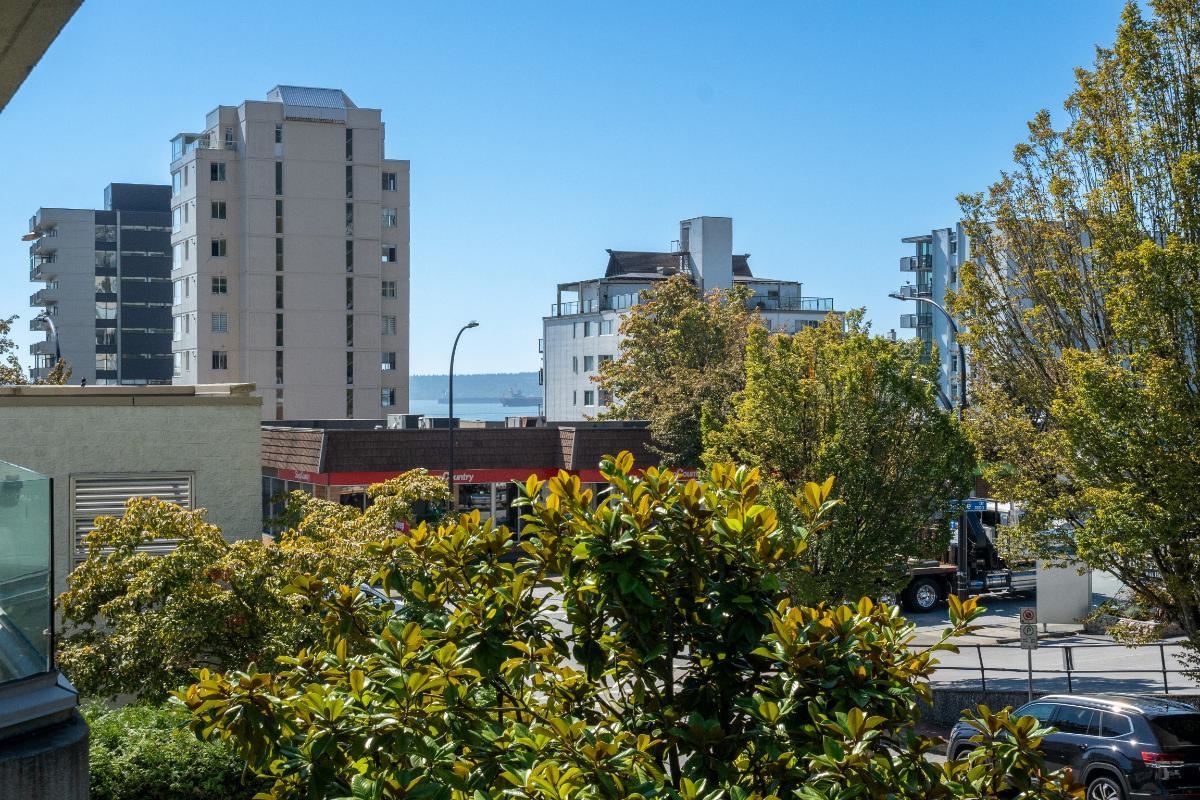Listing image of 201 570 18TH STREET