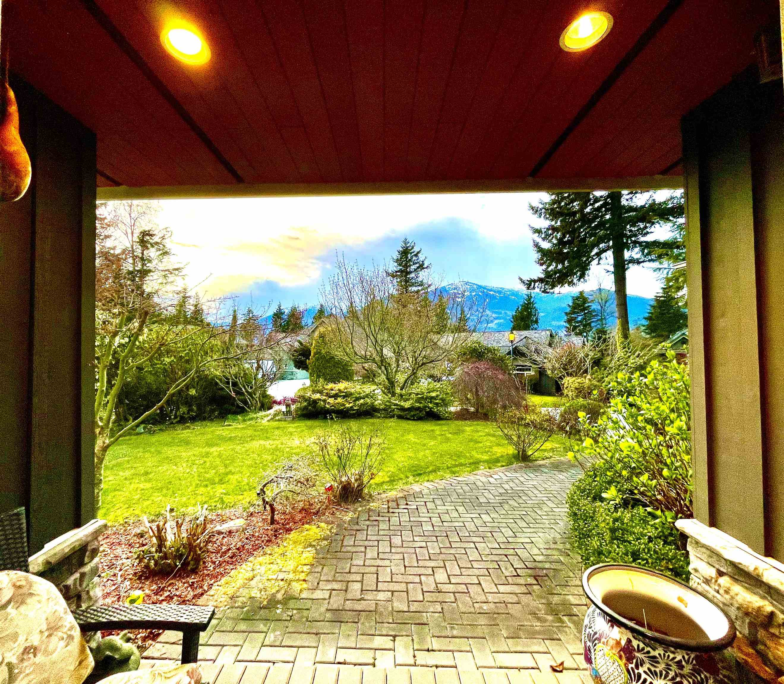 Listing image of 189 STONEGATE DRIVE