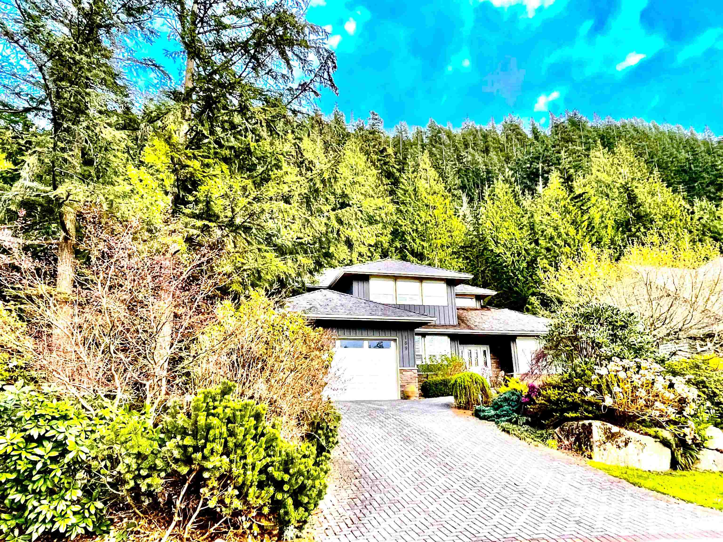Listing image of 189 STONEGATE DRIVE
