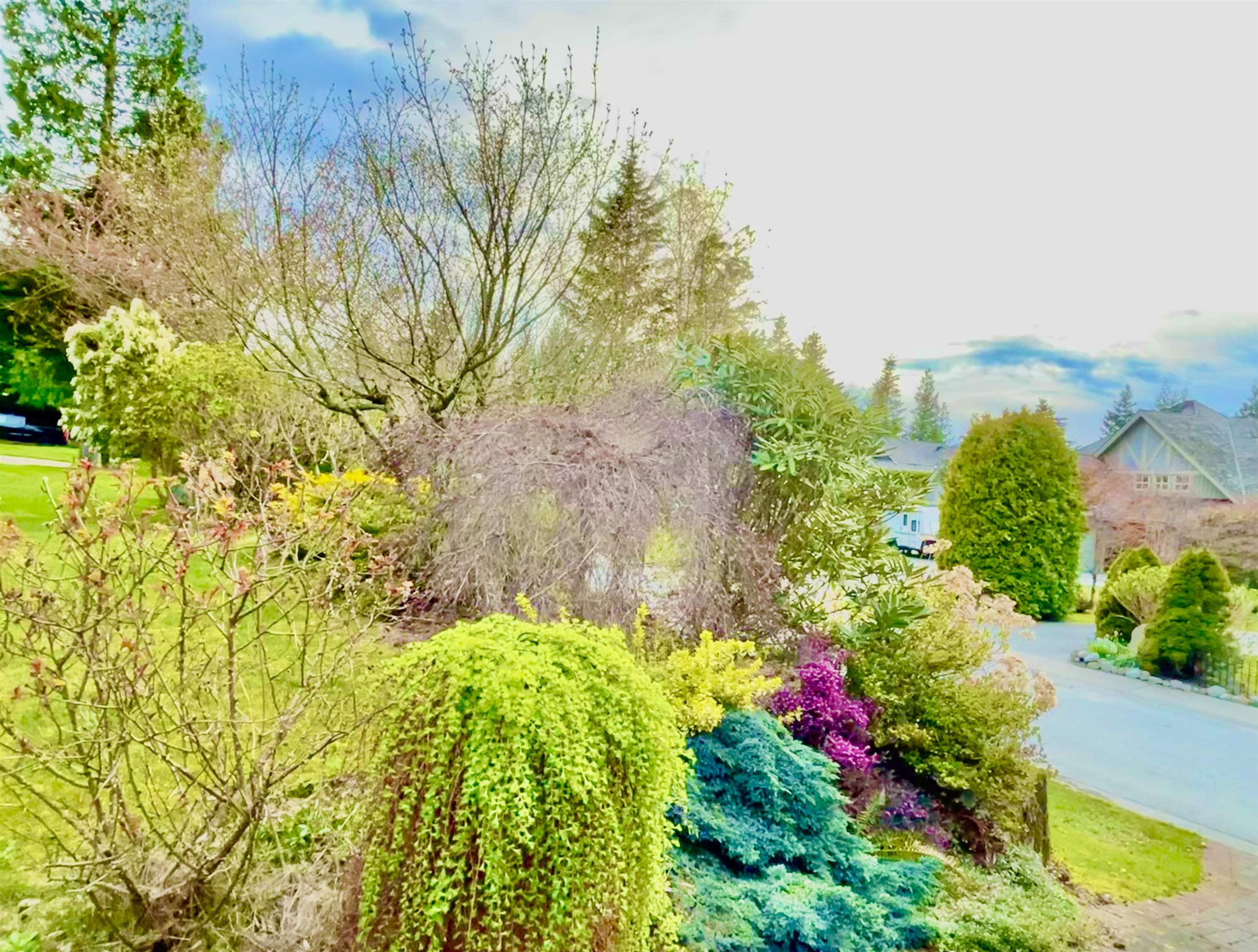 Listing image of 189 STONEGATE DRIVE