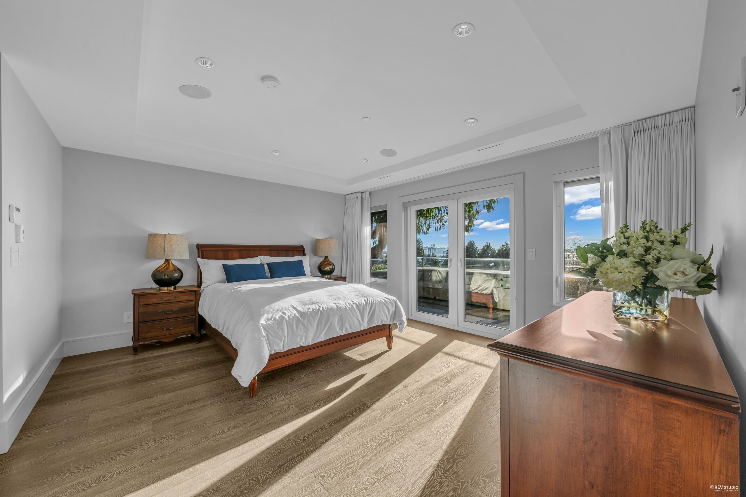 Listing image of 2384 NELSON AVENUE